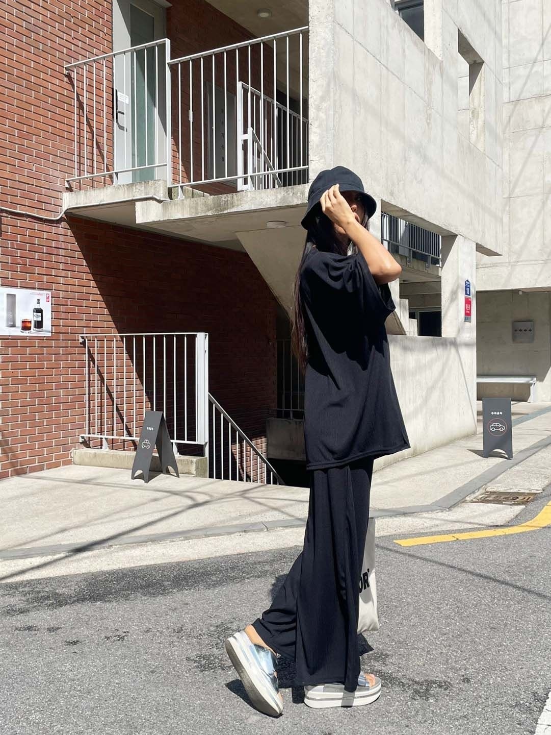 ラウンドネックスリットポケットウエストゴムオーバーサイズ半袖無地セットアップ | 詳細画像12