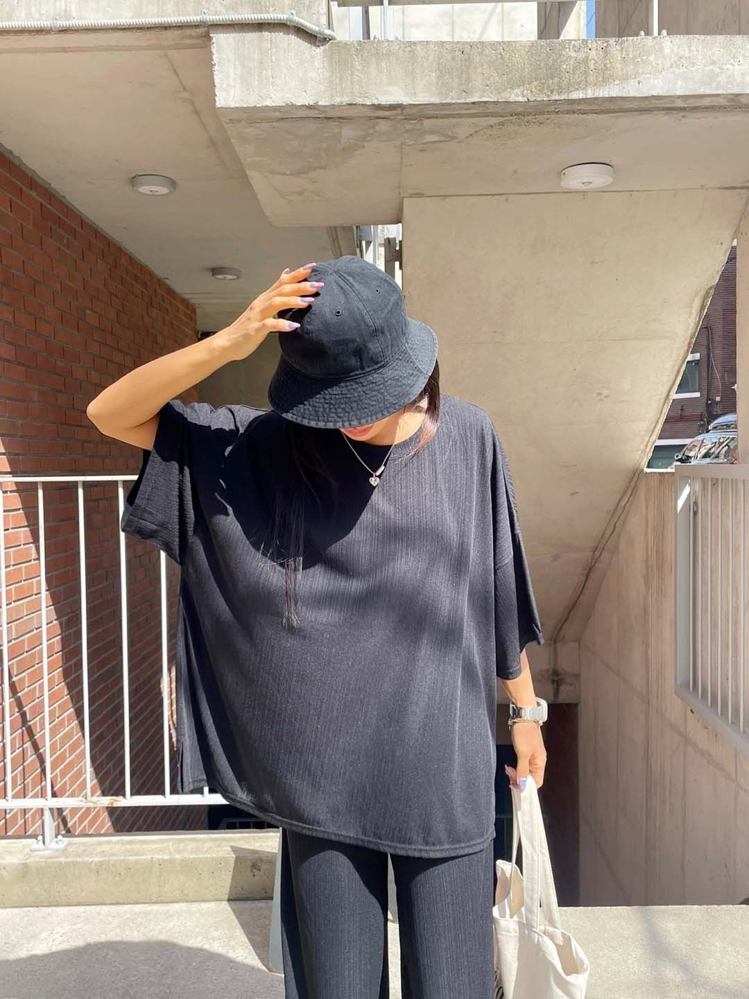 ラウンドネックスリットポケットウエストゴムオーバーサイズ半袖無地セットアップ | 詳細画像10