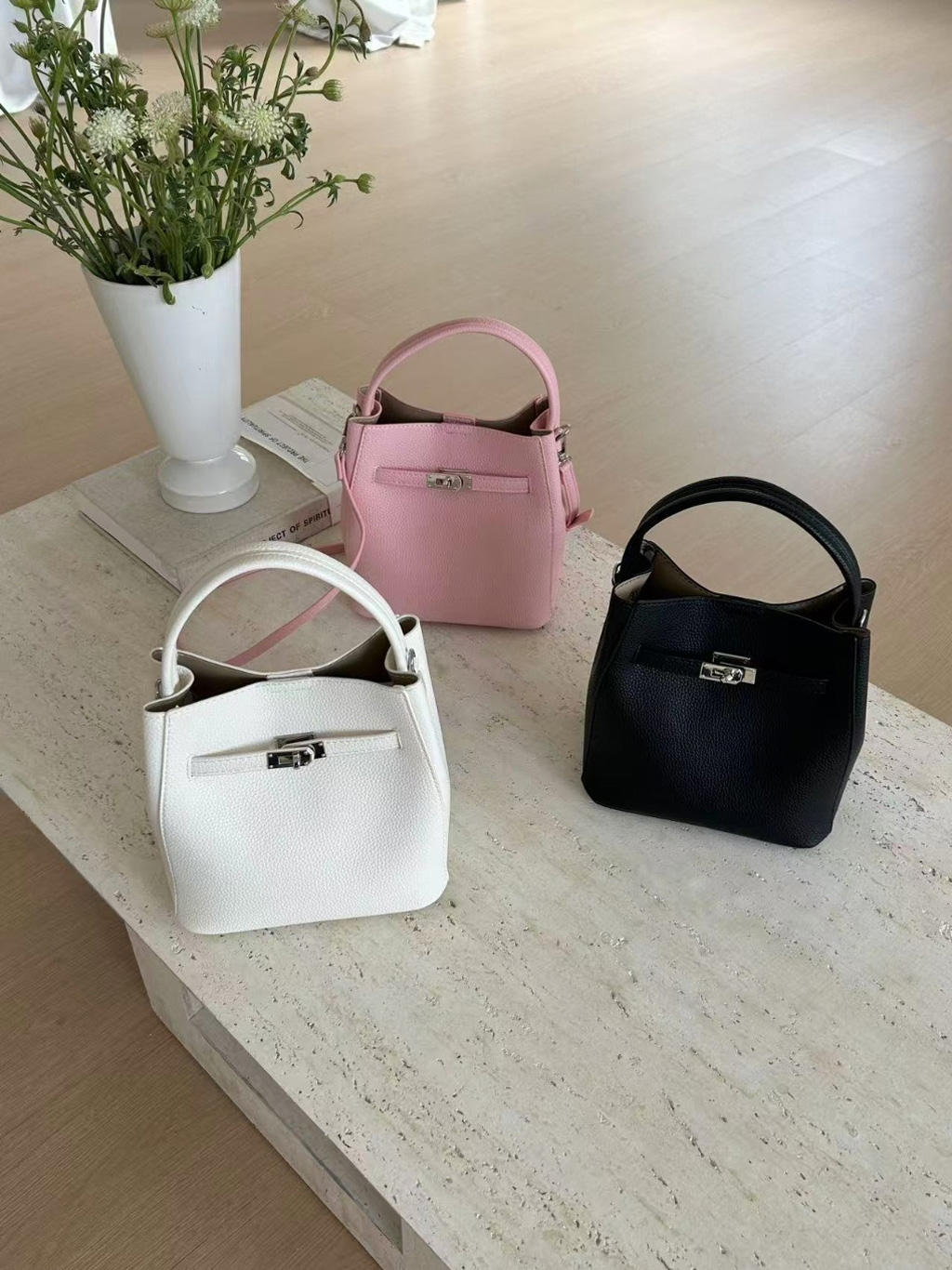 レザー調ショルダーバッグポーチ付 | 詳細画像12