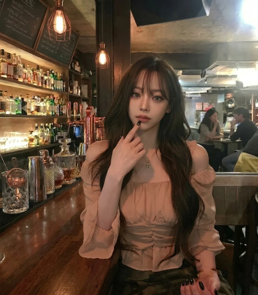 シフォンストラップオフショルダーシャーリングフリルパフスリーブクロップドスリム長袖無地ブラウス | wannabemuse | 詳細画像1