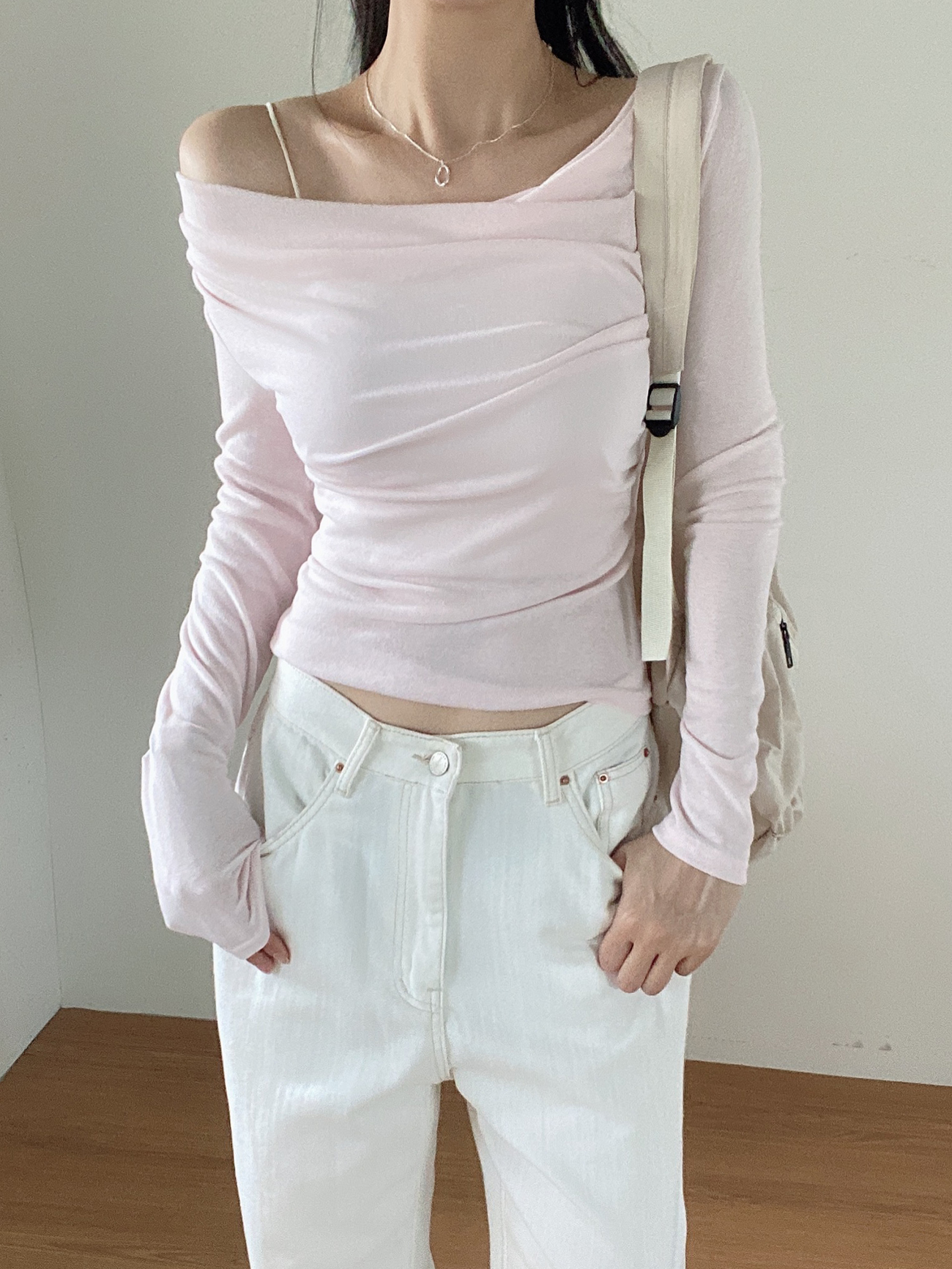 ドレープオフショルダーベーシックスリム長袖Tシャツ | 詳細画像2