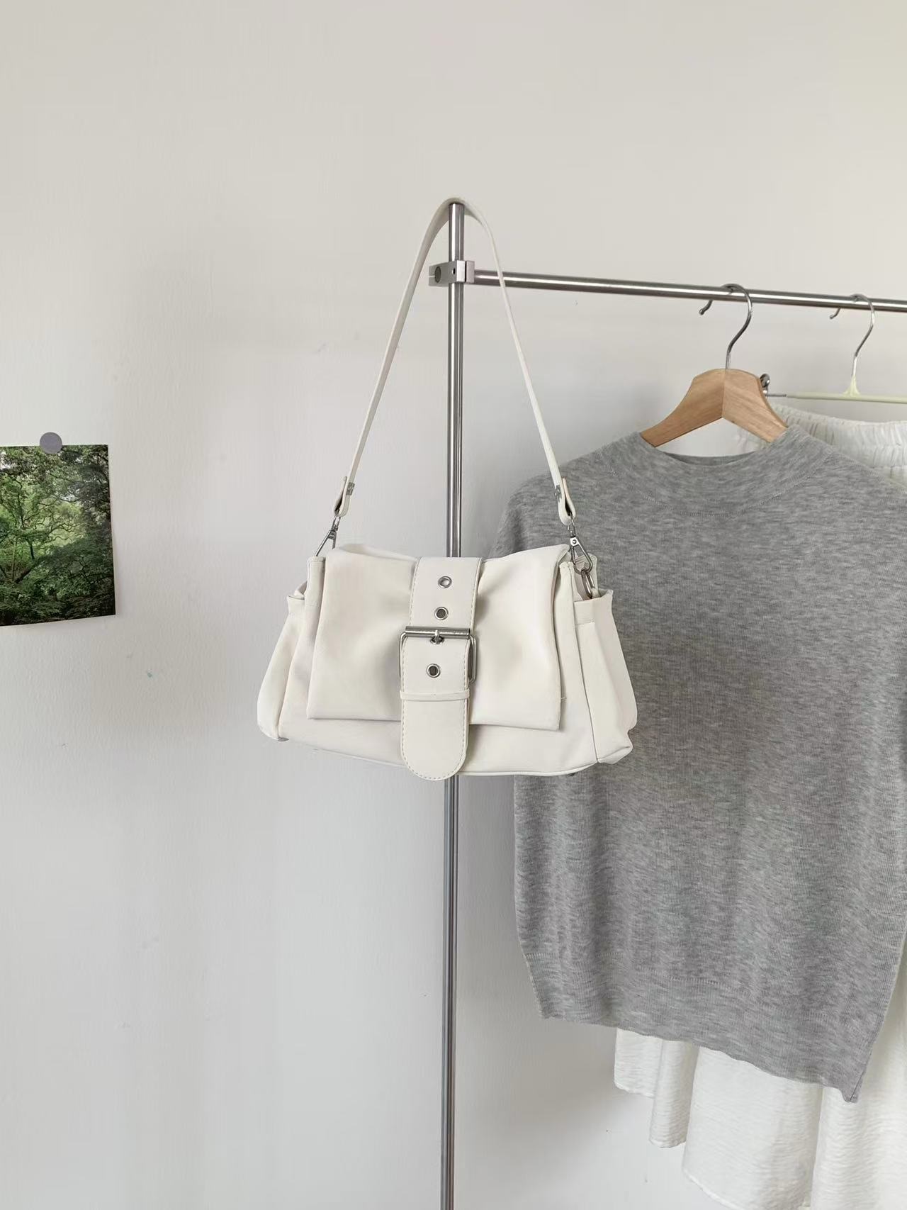 レザー調ベルトポケット無地ショルダーバッグ | 詳細画像11