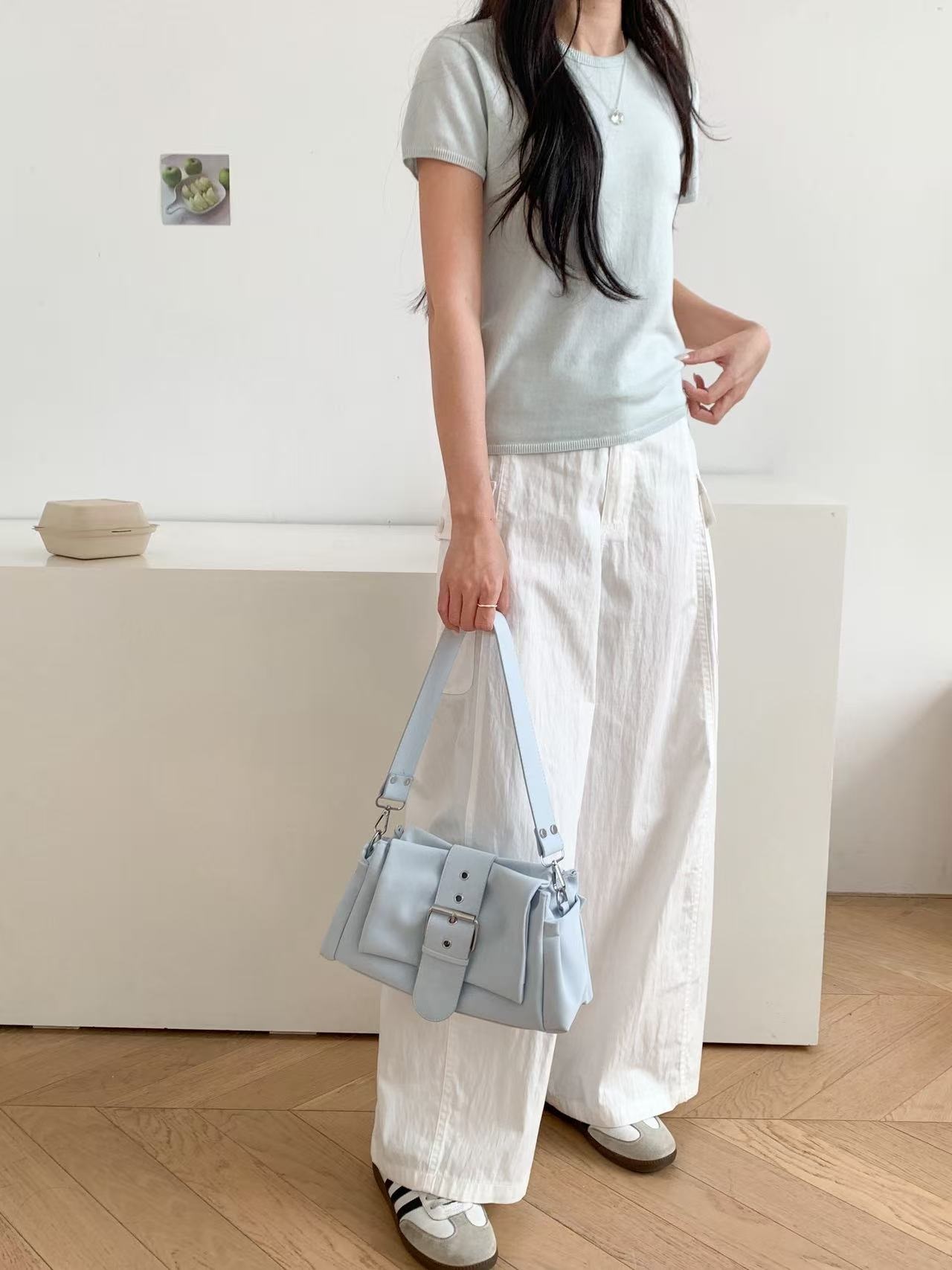 レザー調ベルトポケット無地ショルダーバッグ | 詳細画像4