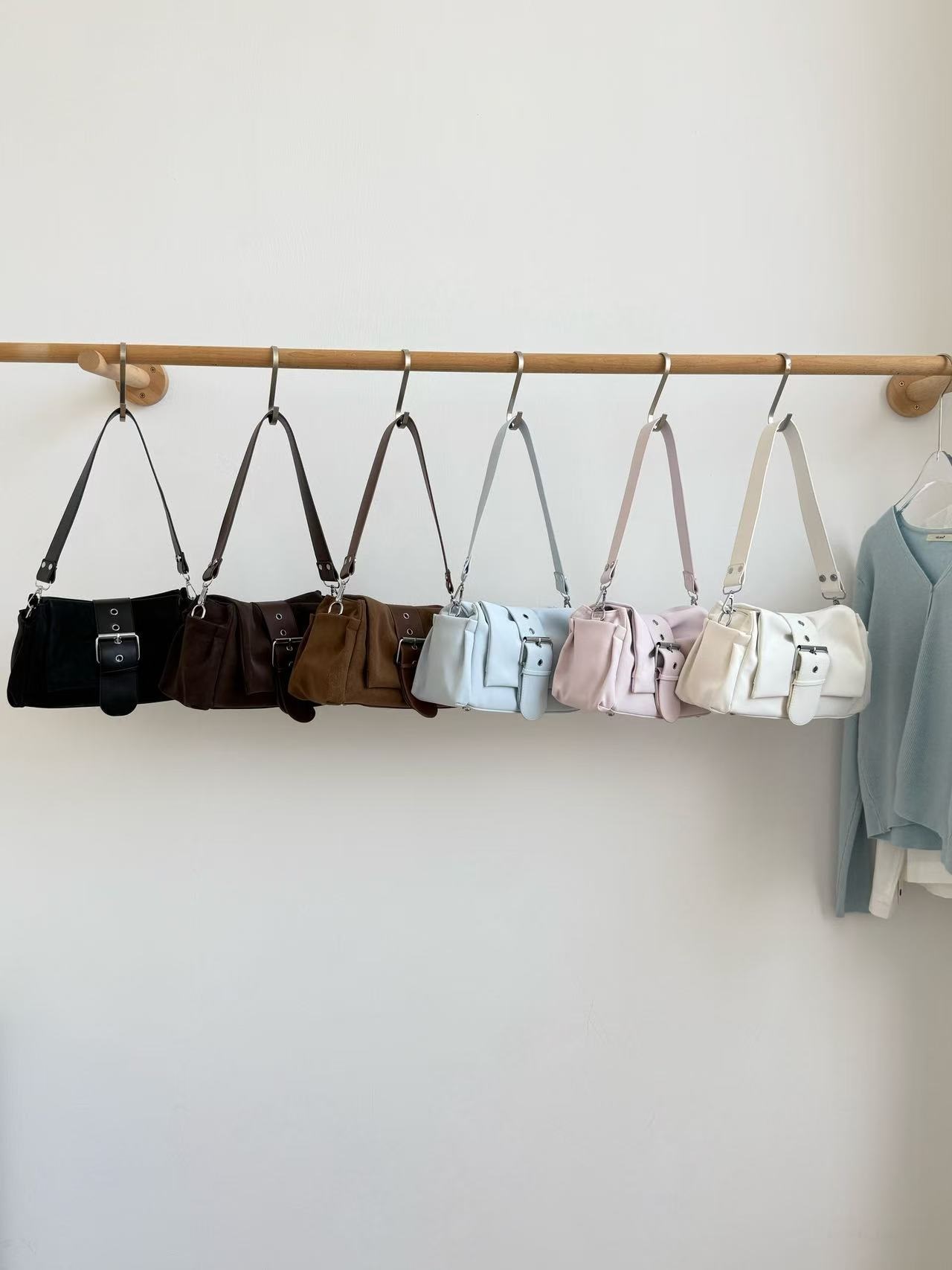 レザー調ベルトポケット無地ショルダーバッグ | 詳細画像9