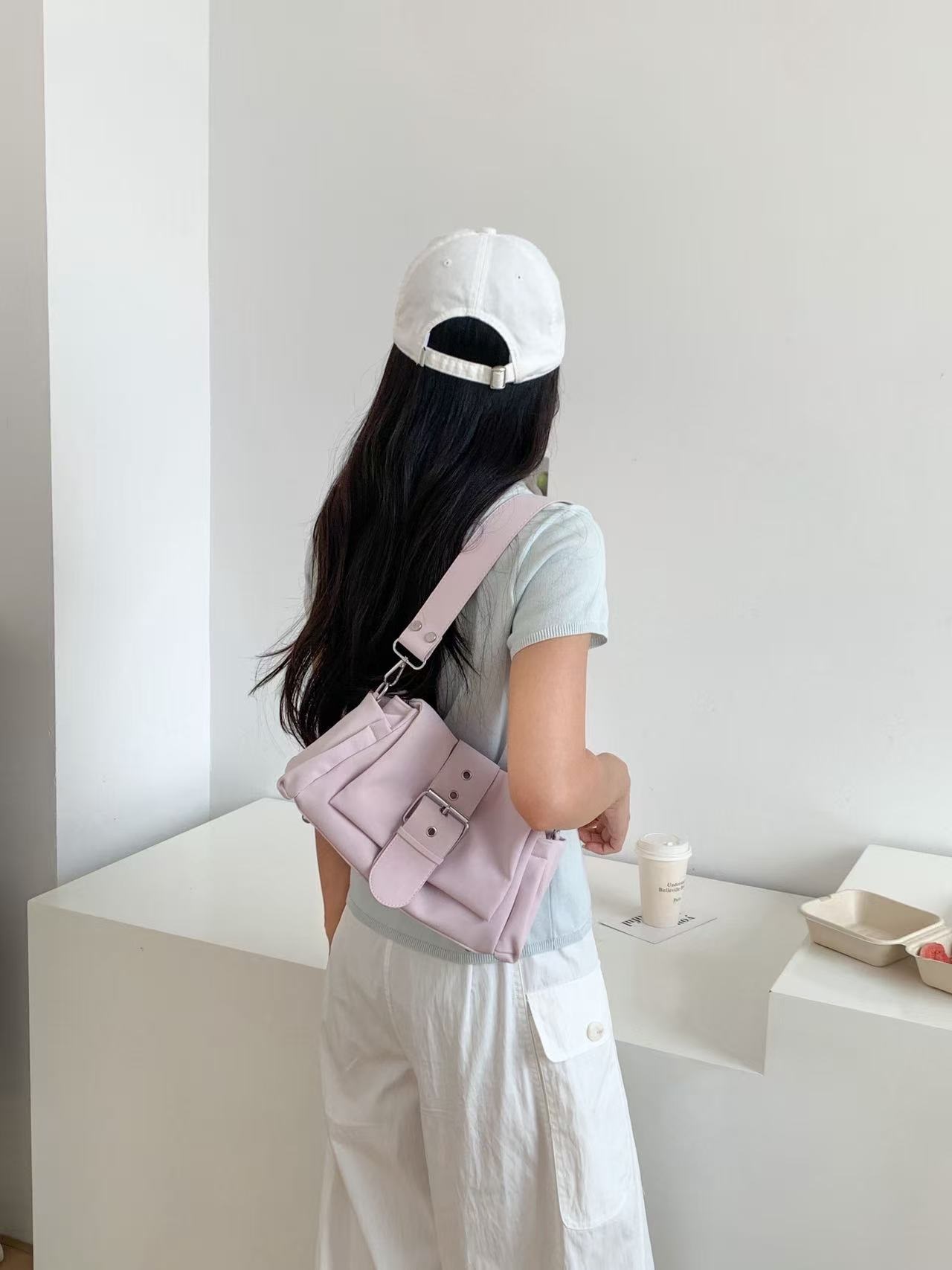 レザー調ベルトポケット無地ショルダーバッグ | 詳細画像7