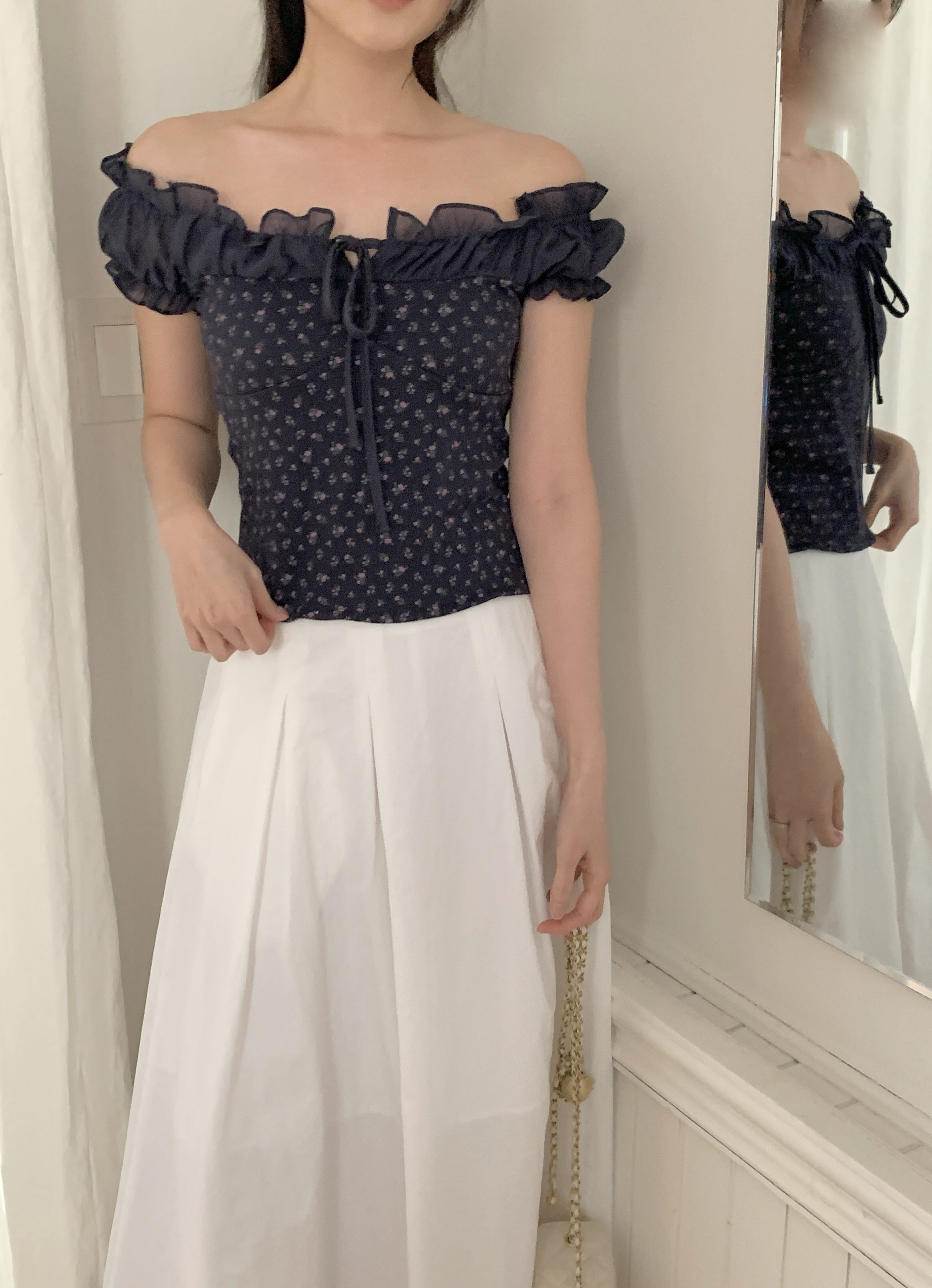 ストラップオフショルダーシャーリングフリルパフスリーブスリム半袖セミクロップド小花柄ブラウス | 詳細画像8