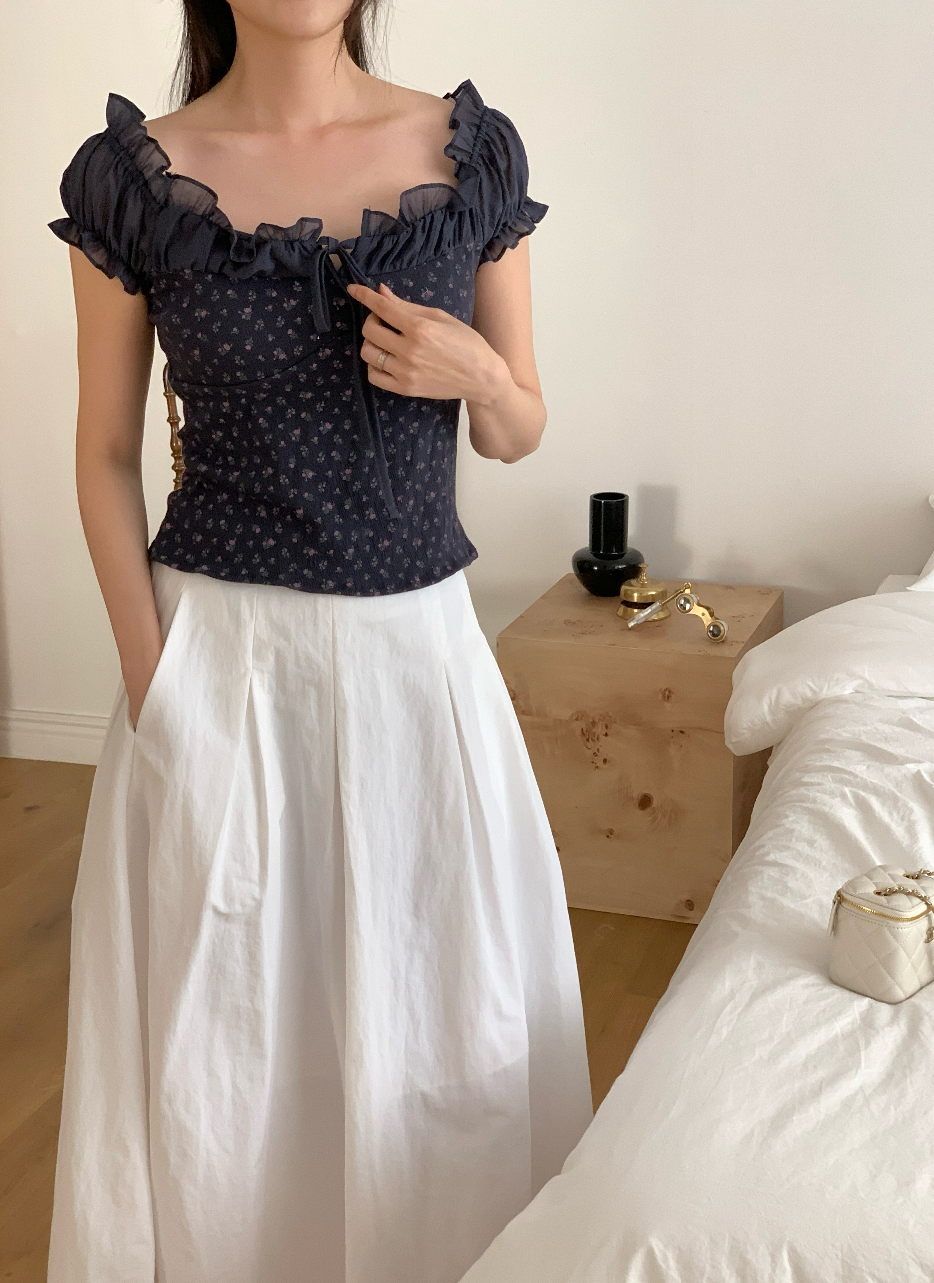 ストラップオフショルダーシャーリングフリルパフスリーブスリム半袖セミクロップド小花柄ブラウス | 詳細画像11