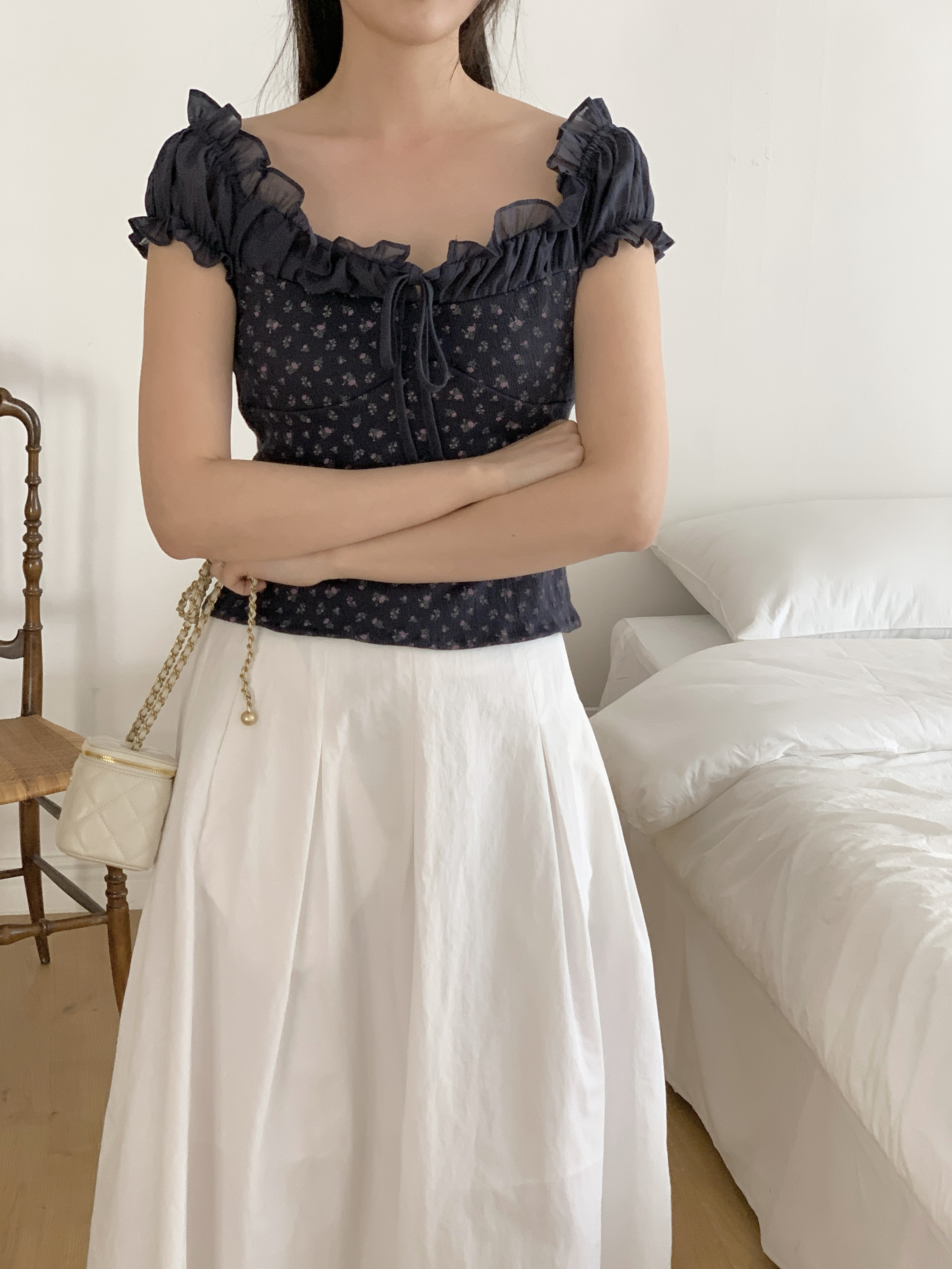 ストラップオフショルダーシャーリングフリルパフスリーブスリム半袖セミクロップド小花柄ブラウス | 詳細画像14