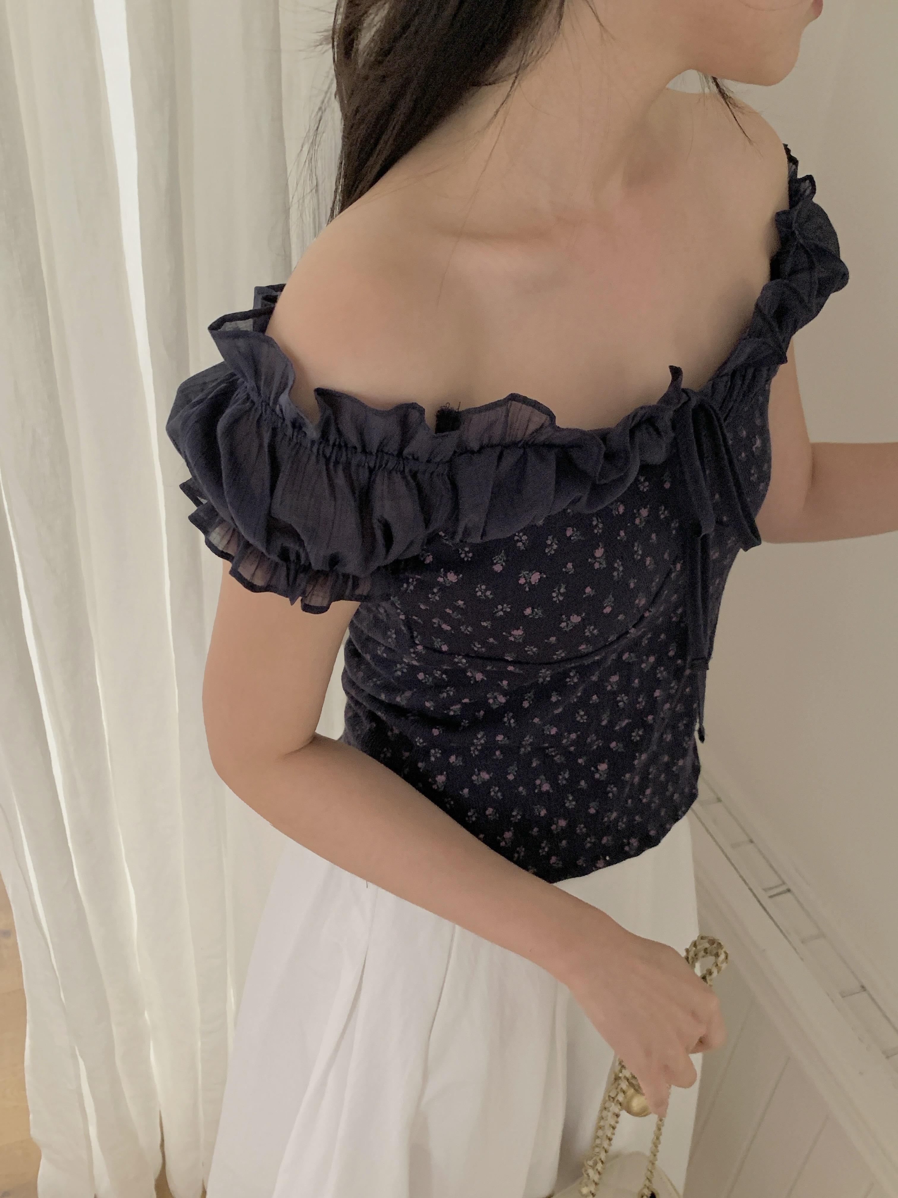 ストラップオフショルダーシャーリングフリルパフスリーブスリム半袖セミクロップド小花柄ブラウス | 詳細画像18