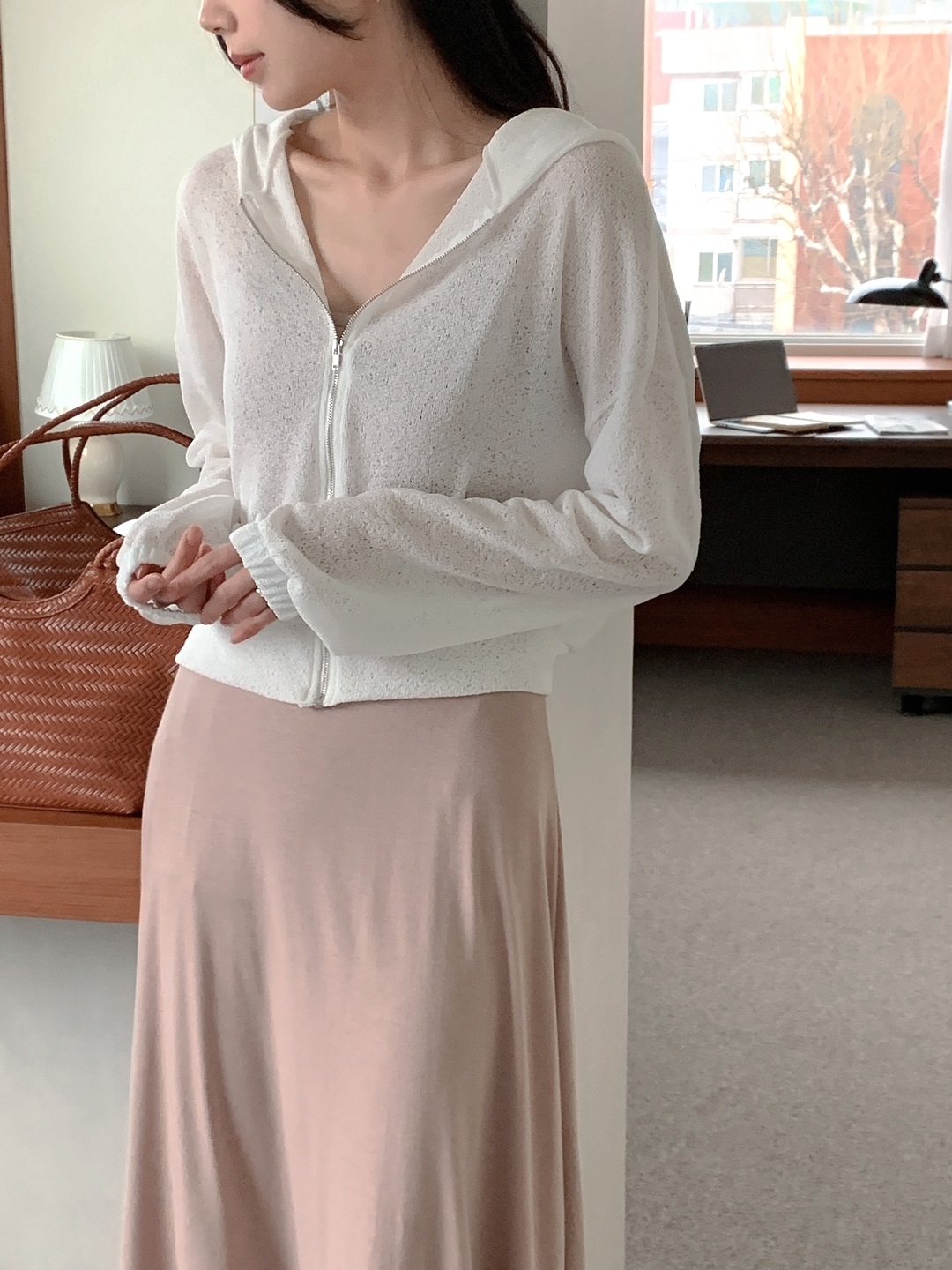 ジップアップフードロングルーズ長袖フレアAラインセミクロップドドロップショルダー無地ジップパーカーキャミワンピース | 詳細画像4