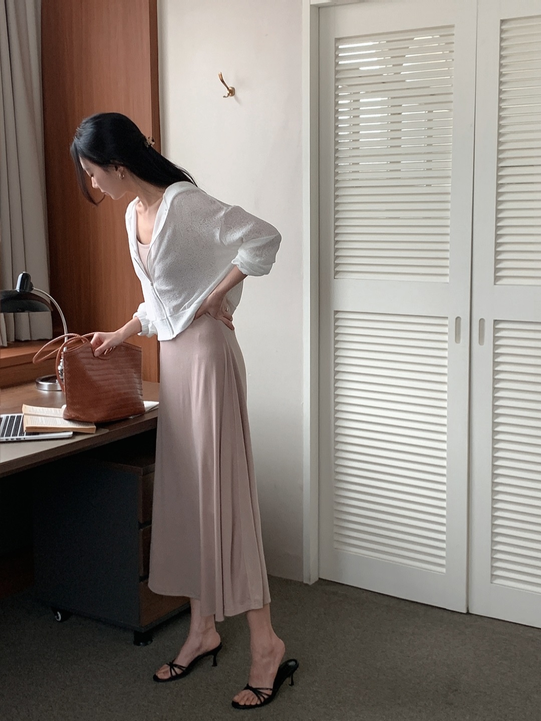 ジップアップフードロングルーズ長袖フレアAラインセミクロップドドロップショルダー無地ジップパーカーキャミワンピース | 詳細画像15