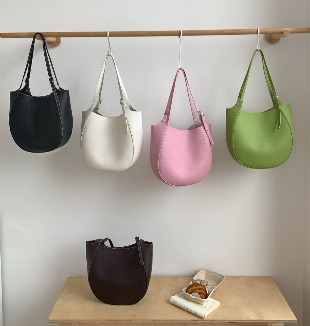 レザー調ビッグスナップボタン無地ショルダーバッグ | 詳細画像11