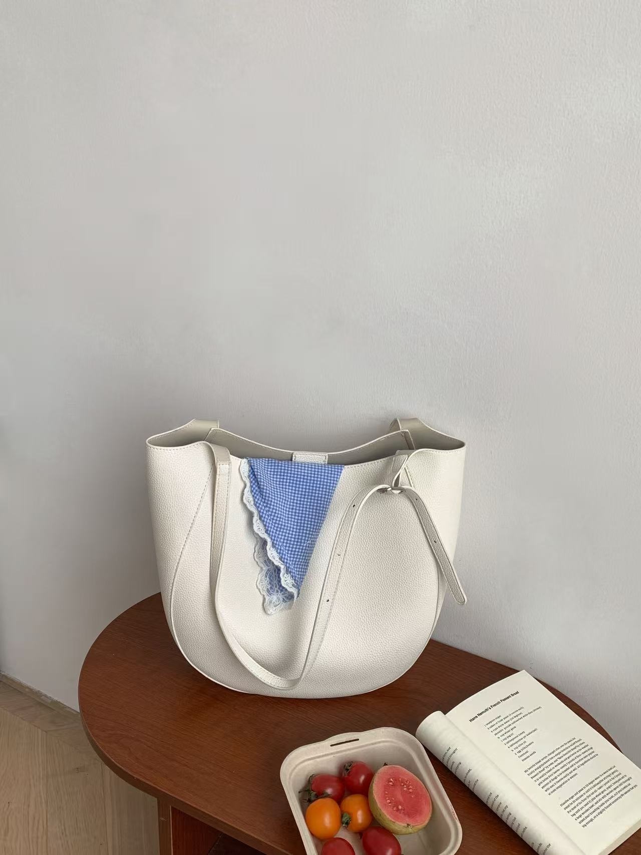 レザー調ビッグスナップボタン無地ショルダーバッグ | 詳細画像14