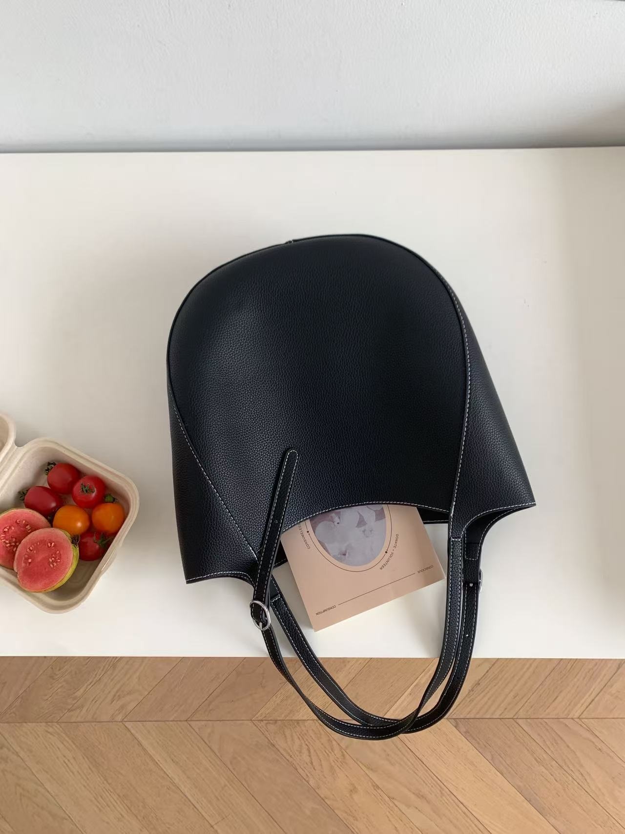 レザー調ビッグスナップボタン無地ショルダーバッグ | 詳細画像16