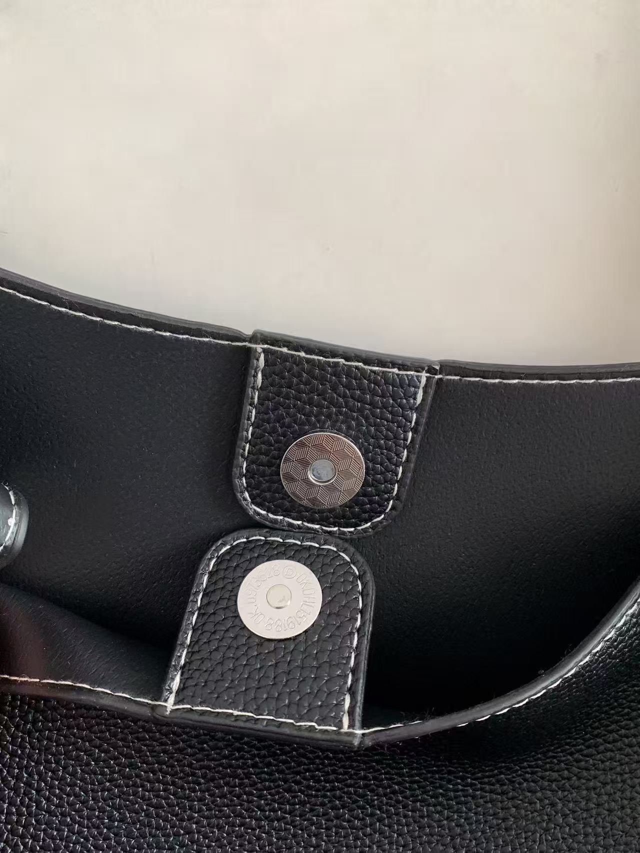 レザー調ビッグスナップボタン無地ショルダーバッグ | 詳細画像17