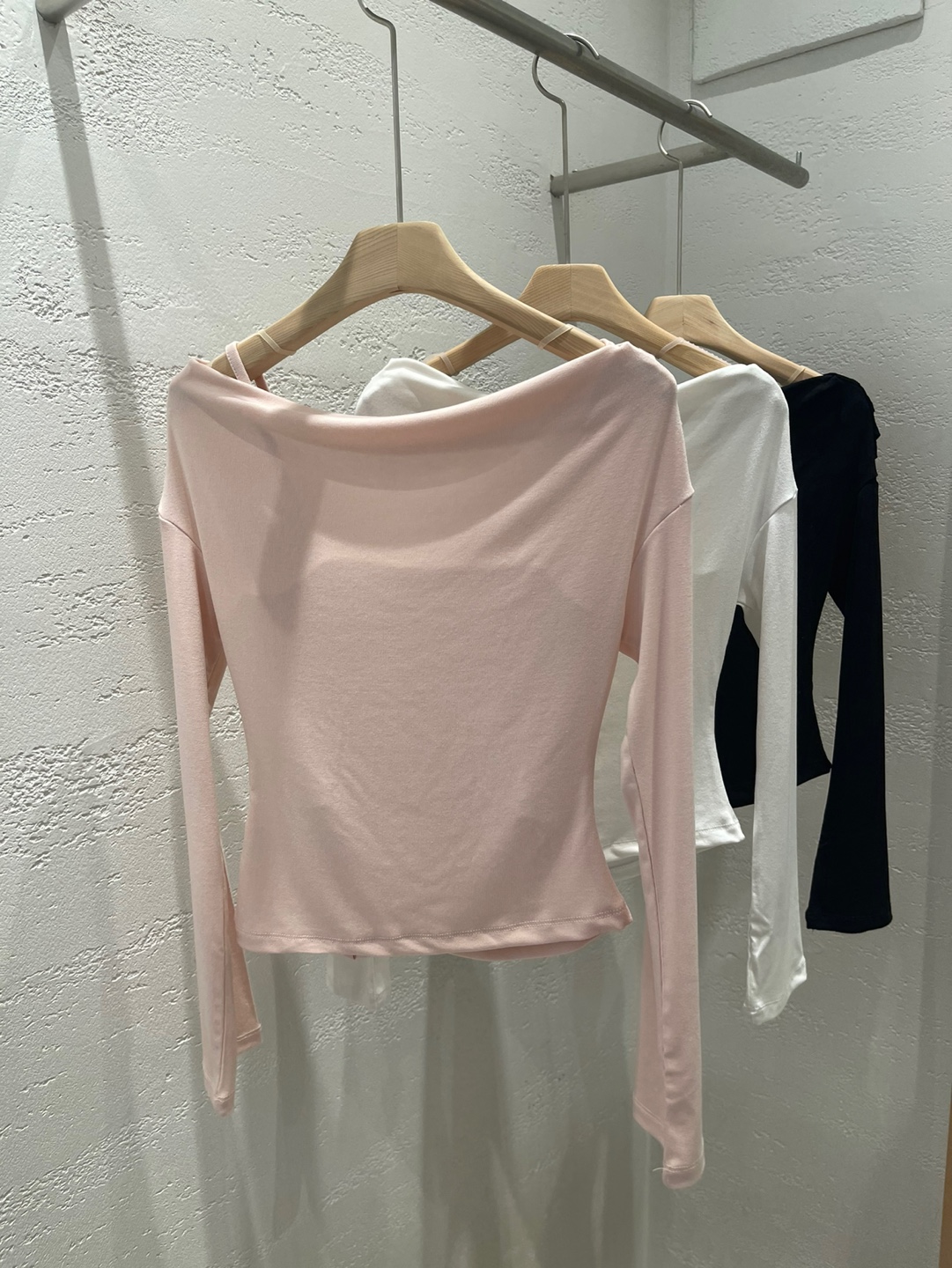 ボタンアンバランスネック長袖ギャザーカーディガンキャミソールアンサンブル | 詳細画像23