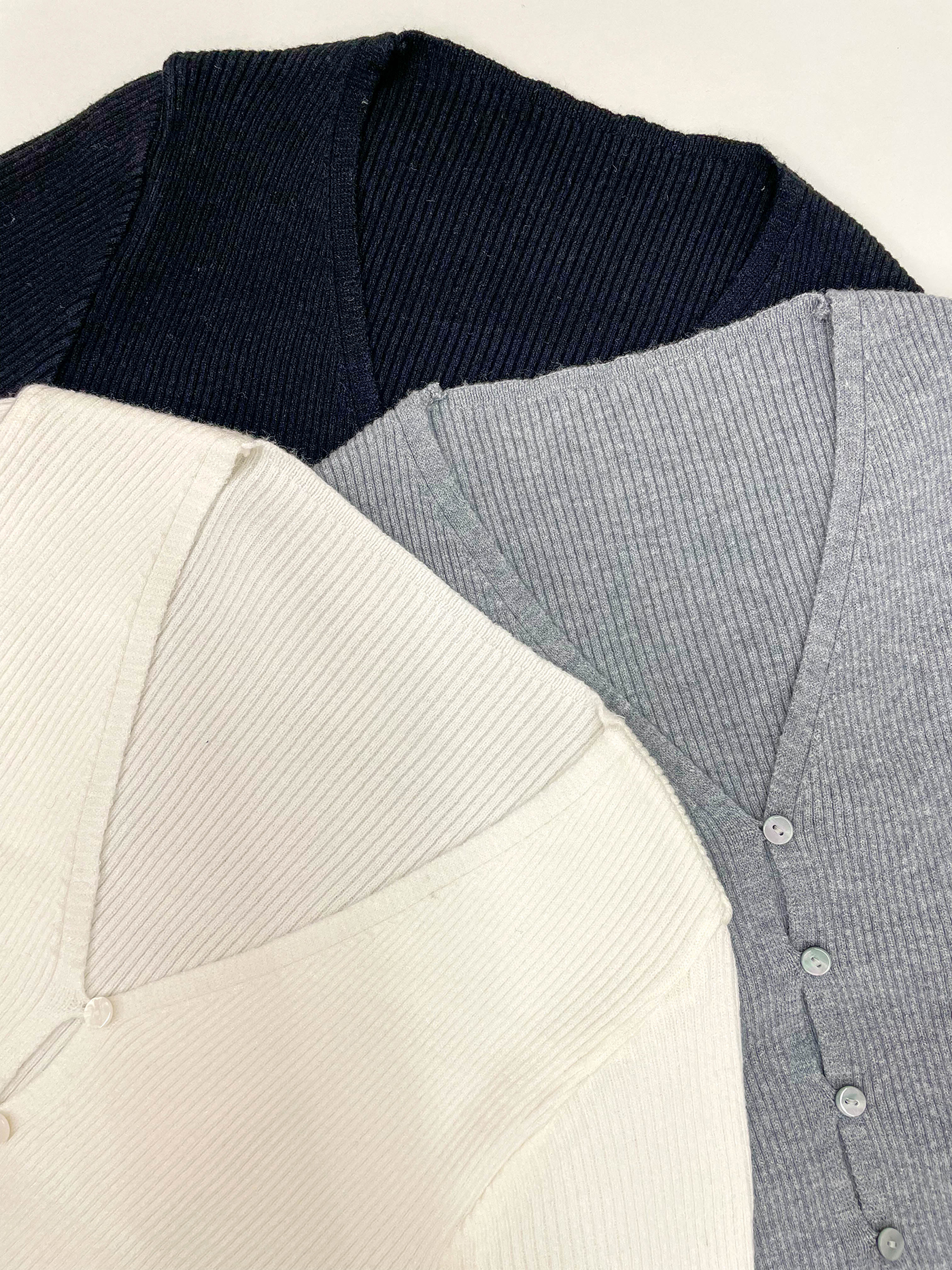 リブボタンVネックスリムカーディガン | 詳細画像4