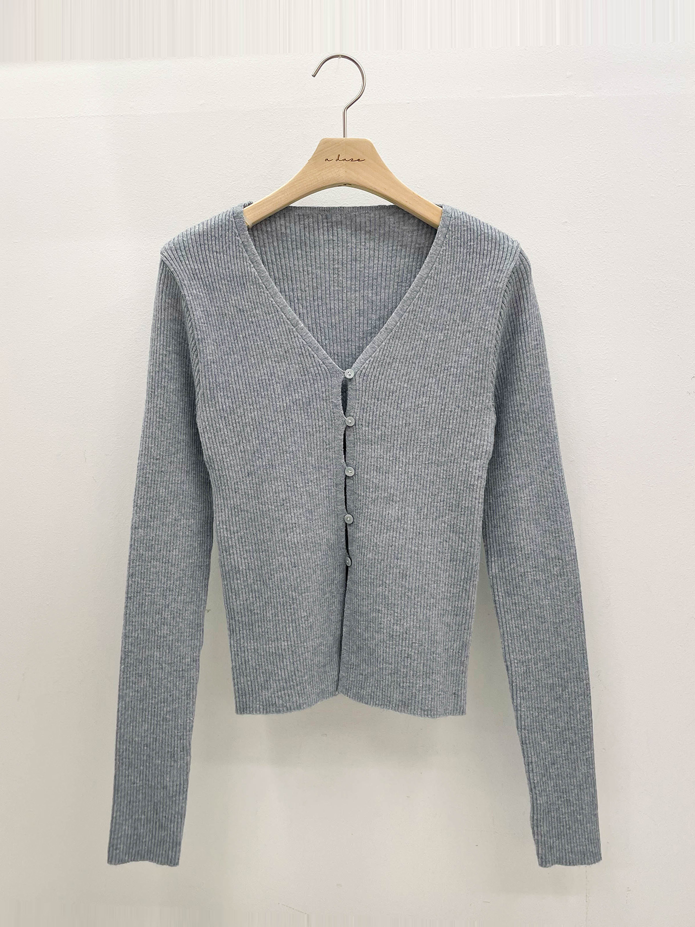 リブボタンVネックスリムカーディガン | 詳細画像18