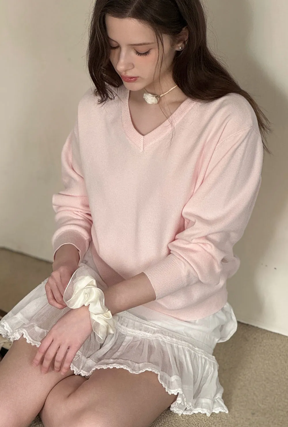 Vネックルーズ長袖ペンダント無地ニット | 詳細画像1