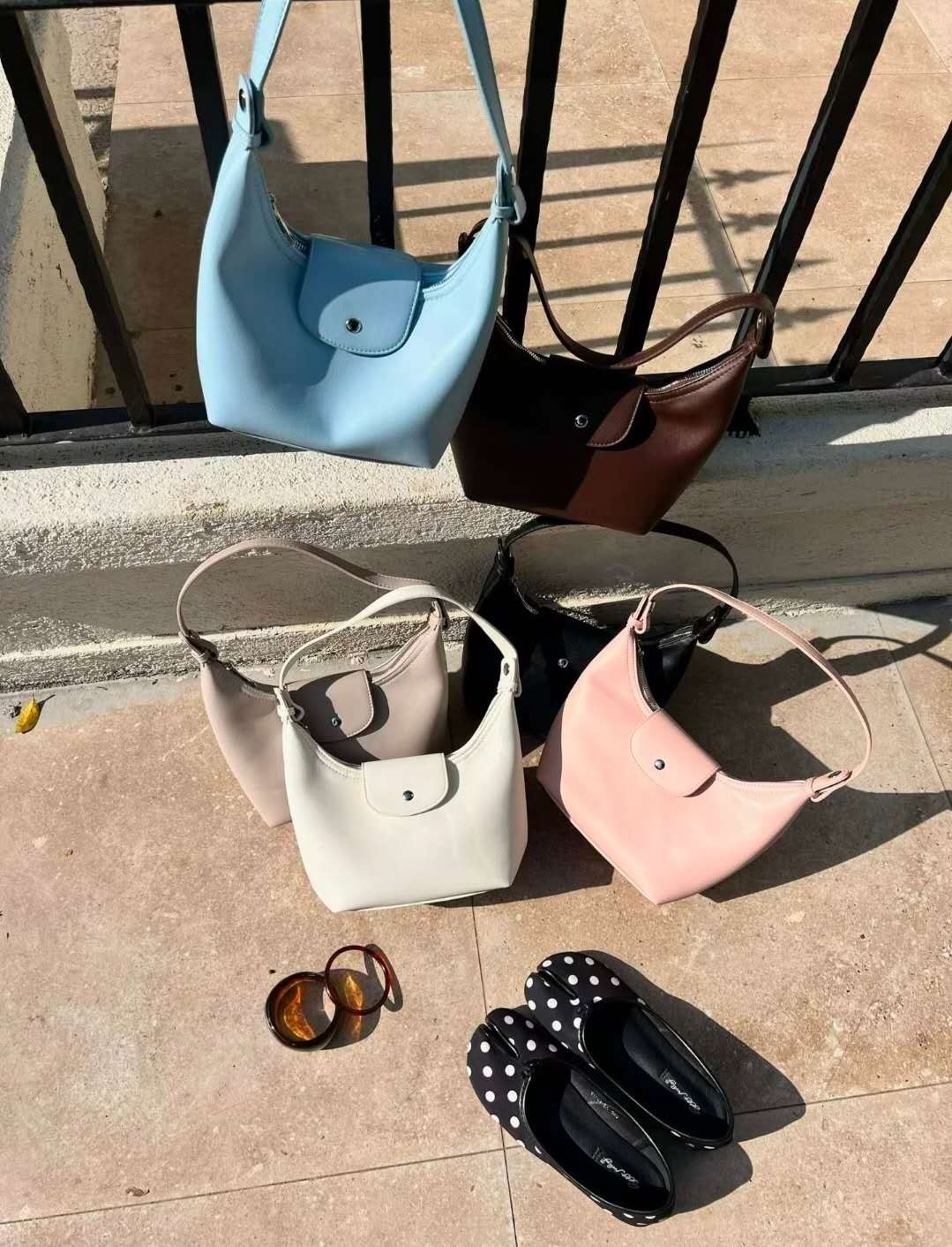 レザー調ジップアップスナップボタン無地トートバッグ | 詳細画像17