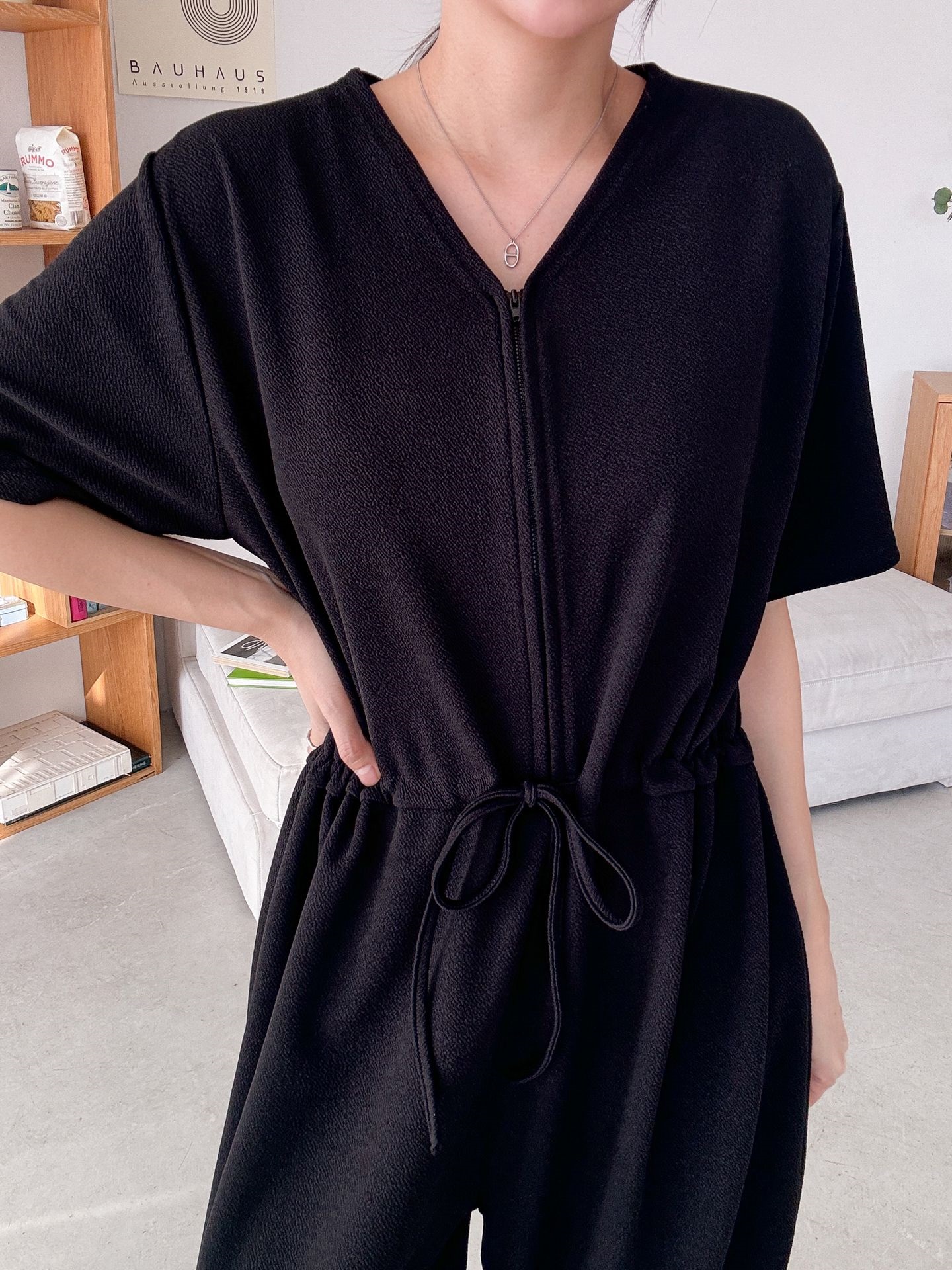 ジップアップVネックドローストリングラインロングルーズ半袖ワイドドロップショルダー無地オールインワン | 詳細画像40