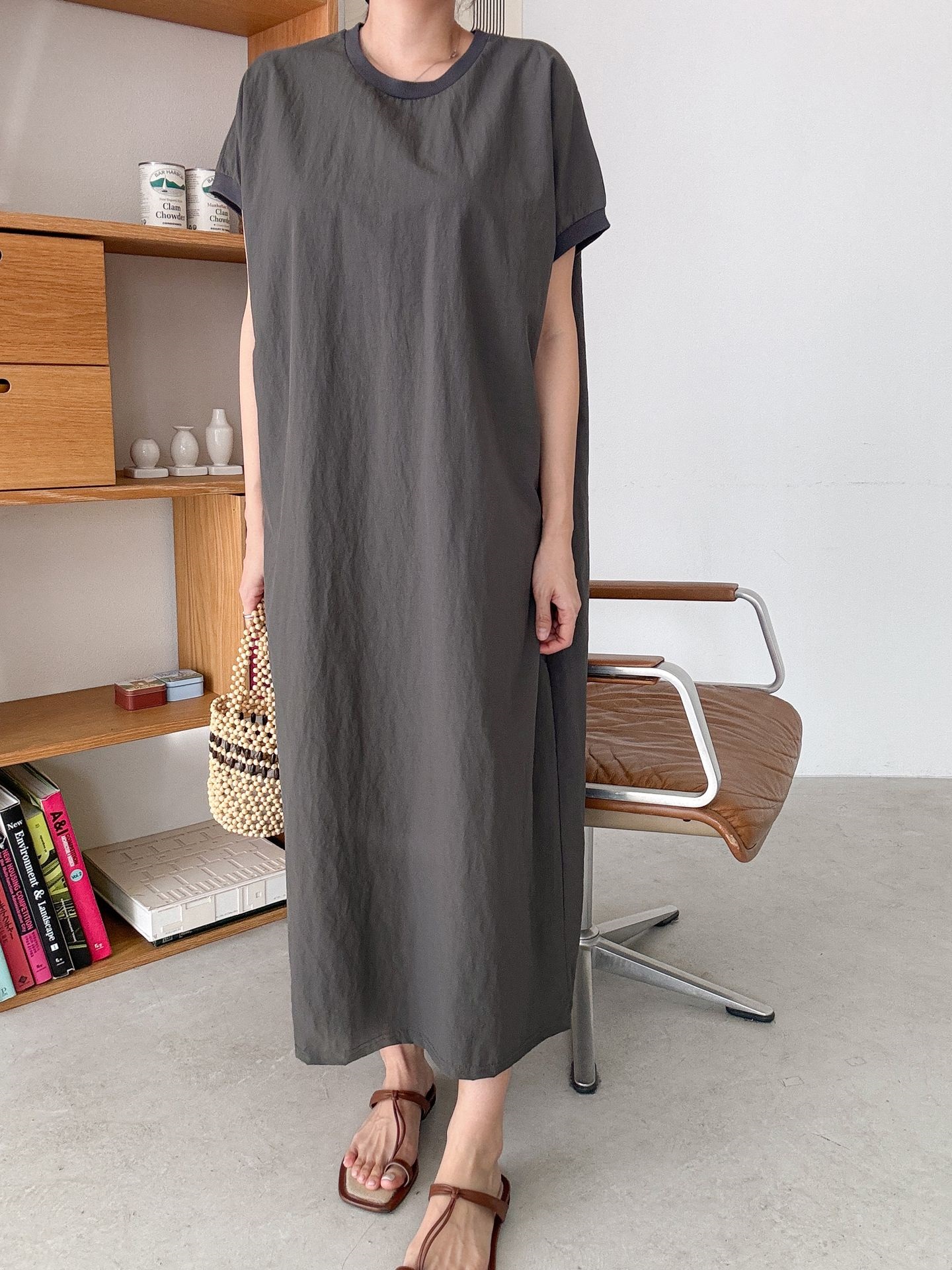 ナイロンラウンドネックフレンチスリーブラグランオーバーサイズマキシルーズ半袖Hライン(ロング丈)無地ワンピース | 詳細画像10