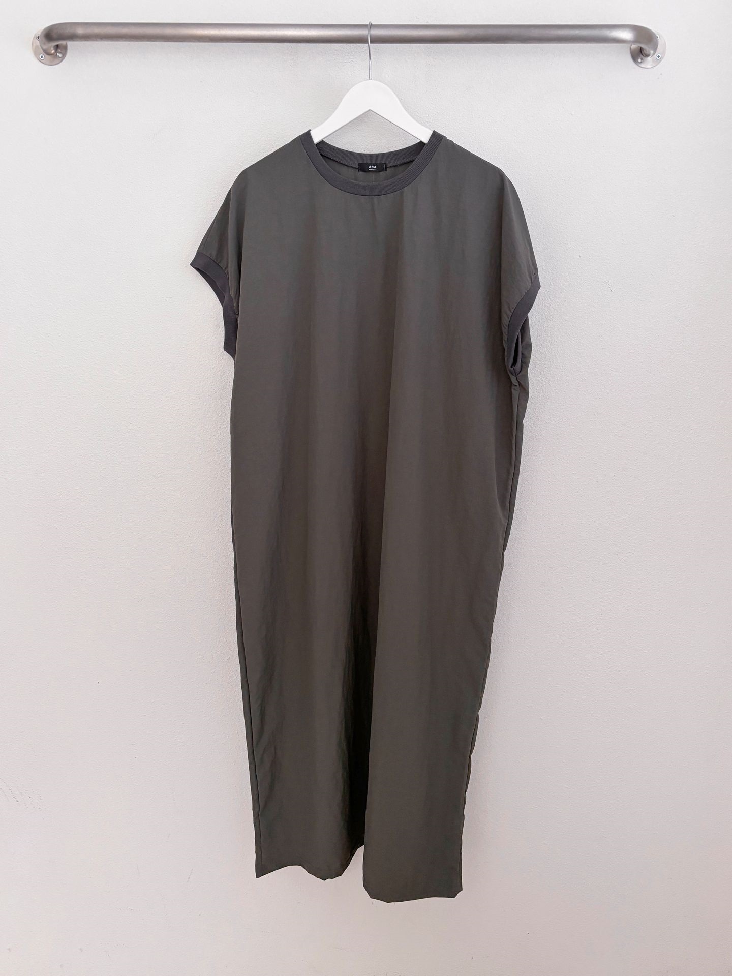 ナイロンラウンドネックフレンチスリーブラグランオーバーサイズマキシルーズ半袖Hライン(ロング丈)無地ワンピース | 詳細画像38