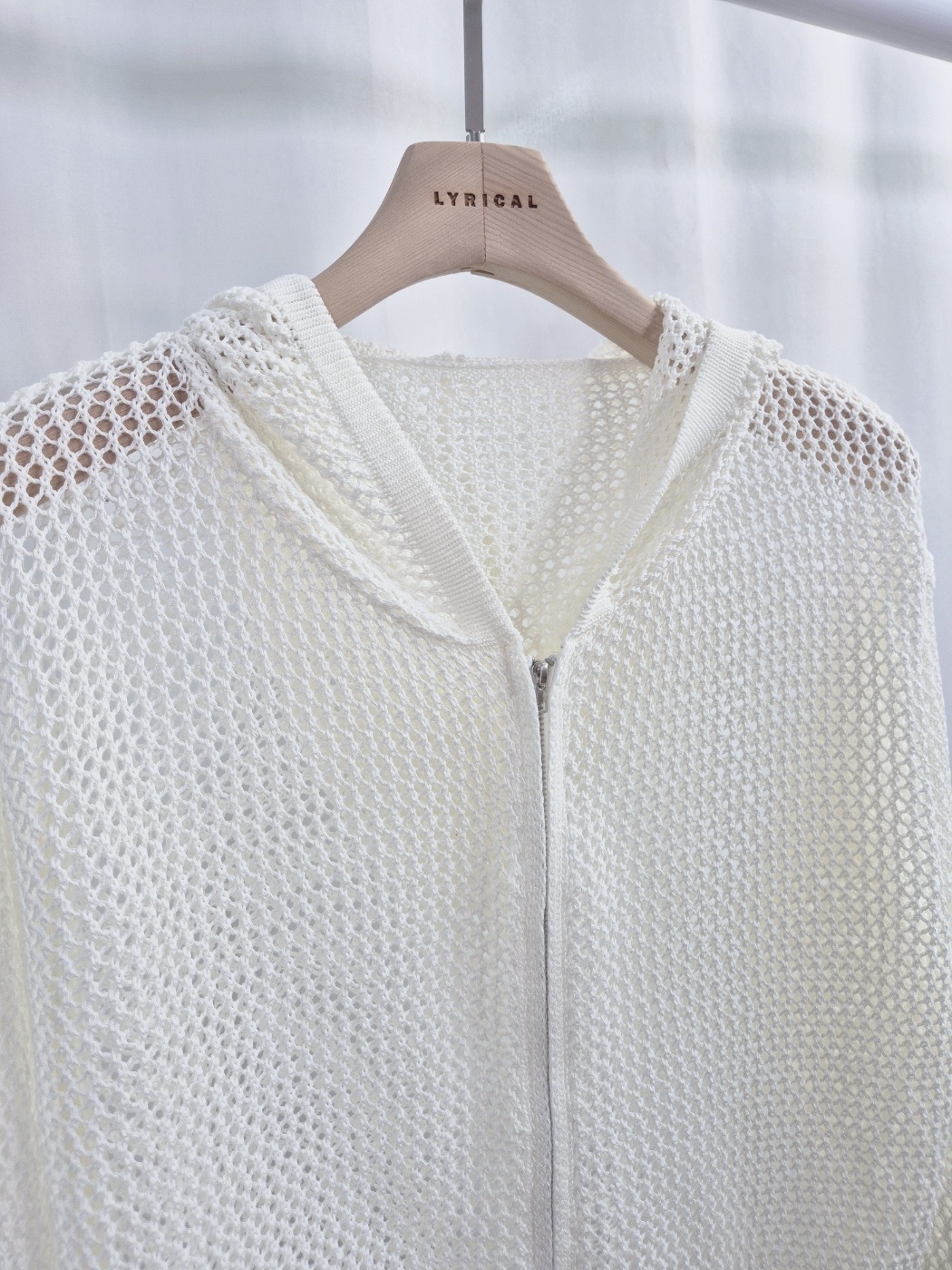 アクリルジップアップフードパンチングルーズ長袖セミクロップドドロップショルダークロシェカーディガン | 詳細画像8