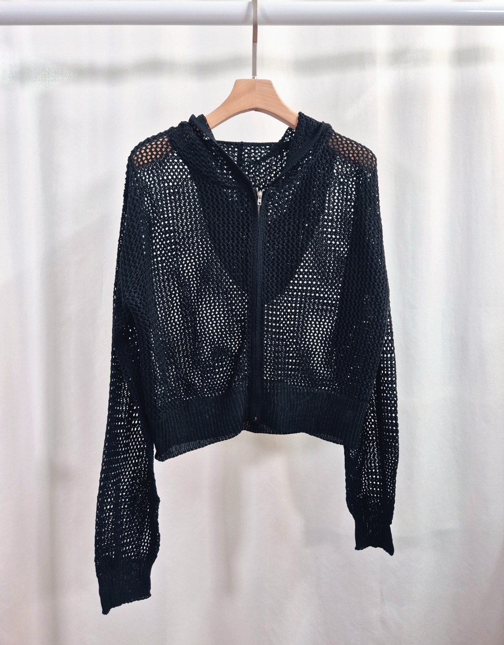 アクリルジップアップフードパンチングルーズ長袖セミクロップドドロップショルダークロシェカーディガン | 詳細画像11