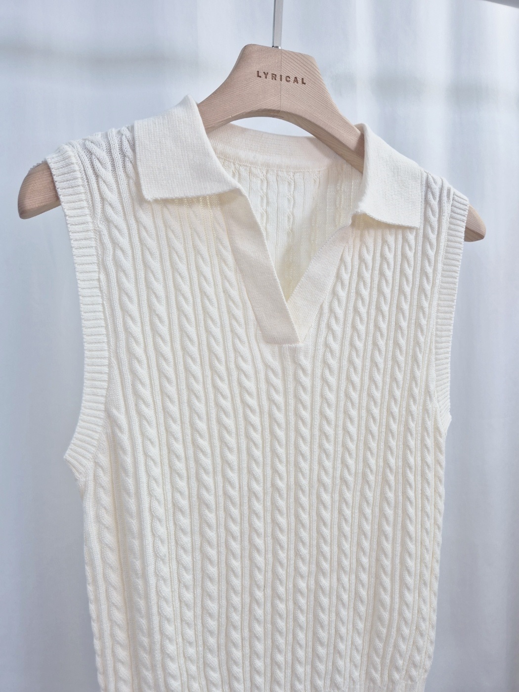 ウール混Vネックオープンカラーベーシックケーブルニットベスト | 詳細画像9