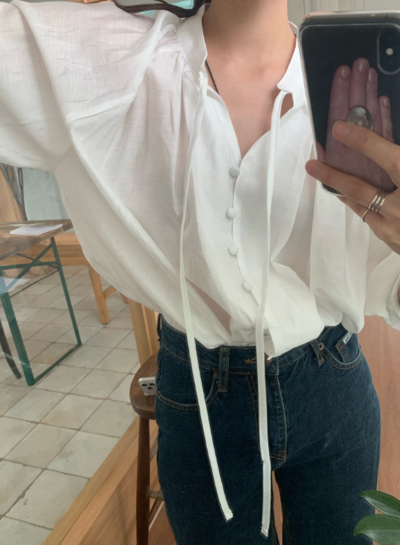 ボタンストラップVネックパフスリーブラグランルーズ長袖ギャザー無地ブラウス | 詳細画像5