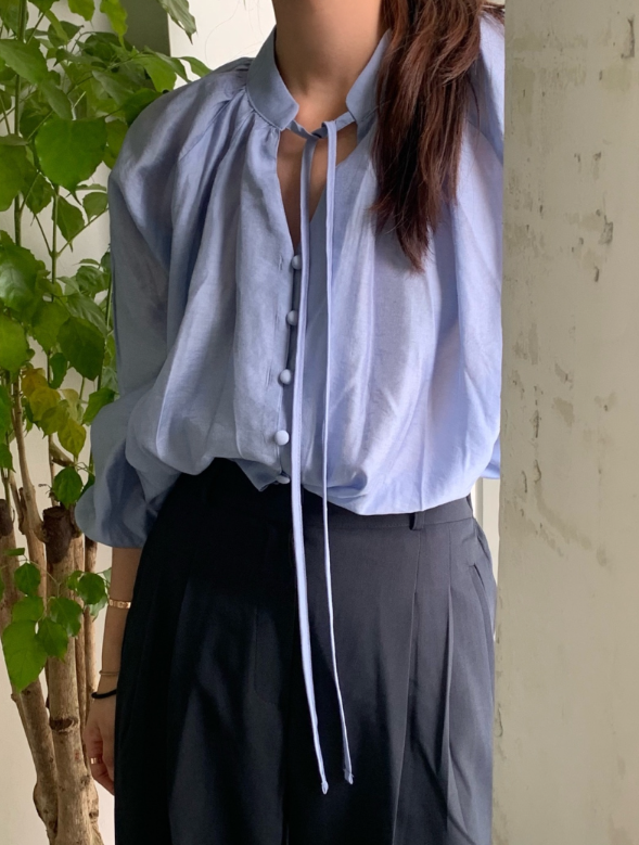 ボタンストラップVネックパフスリーブラグランルーズ長袖ギャザー無地ブラウス | 詳細画像9