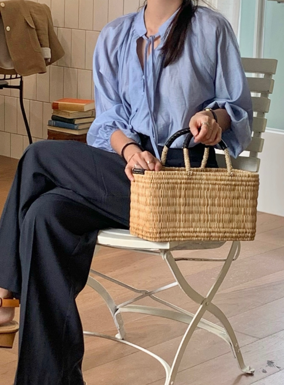 ボタンストラップVネックパフスリーブラグランルーズ長袖ギャザー無地ブラウス | 詳細画像10