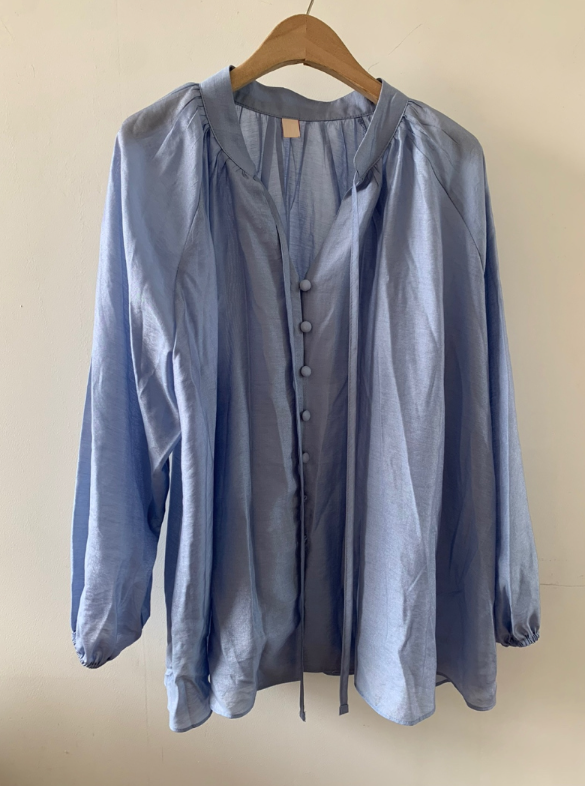 ボタンストラップVネックパフスリーブラグランルーズ長袖ギャザー無地ブラウス | 詳細画像16