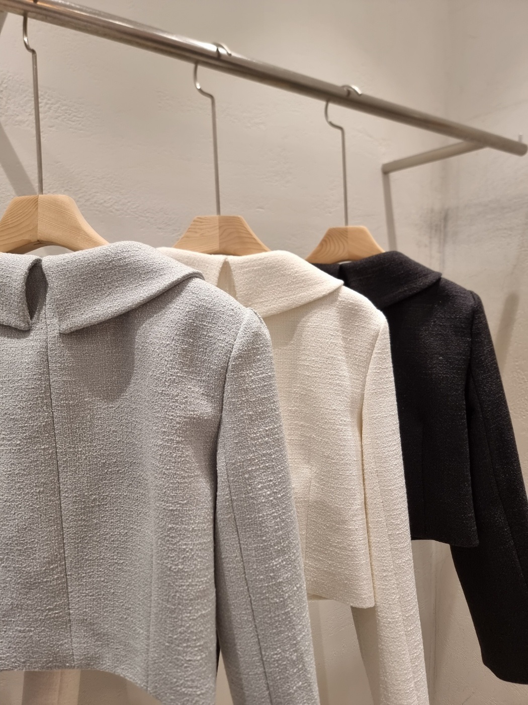 ツイードボタンVネック肩パッドラインパフスリーブクロップド長袖無地ジャケット | 詳細画像21