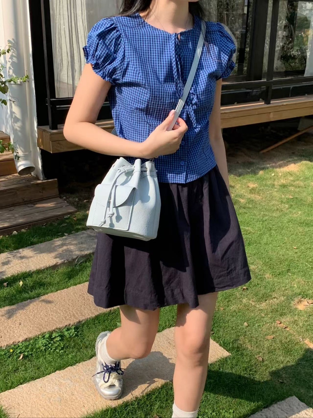 レザー調ボタンポケットドローコードノット無地ショルダーバッグストラップ付 | 詳細画像2