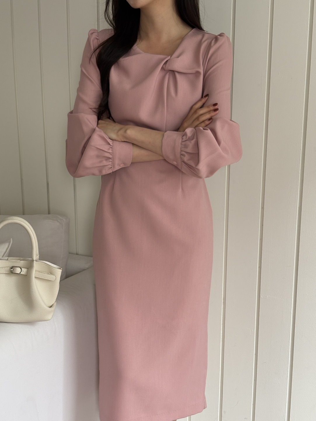 スリットラインパフスリーブツイスト長袖ギャザーボタンスリーブバックストラップHライン(ロング丈)無地ワンピース | 詳細画像4