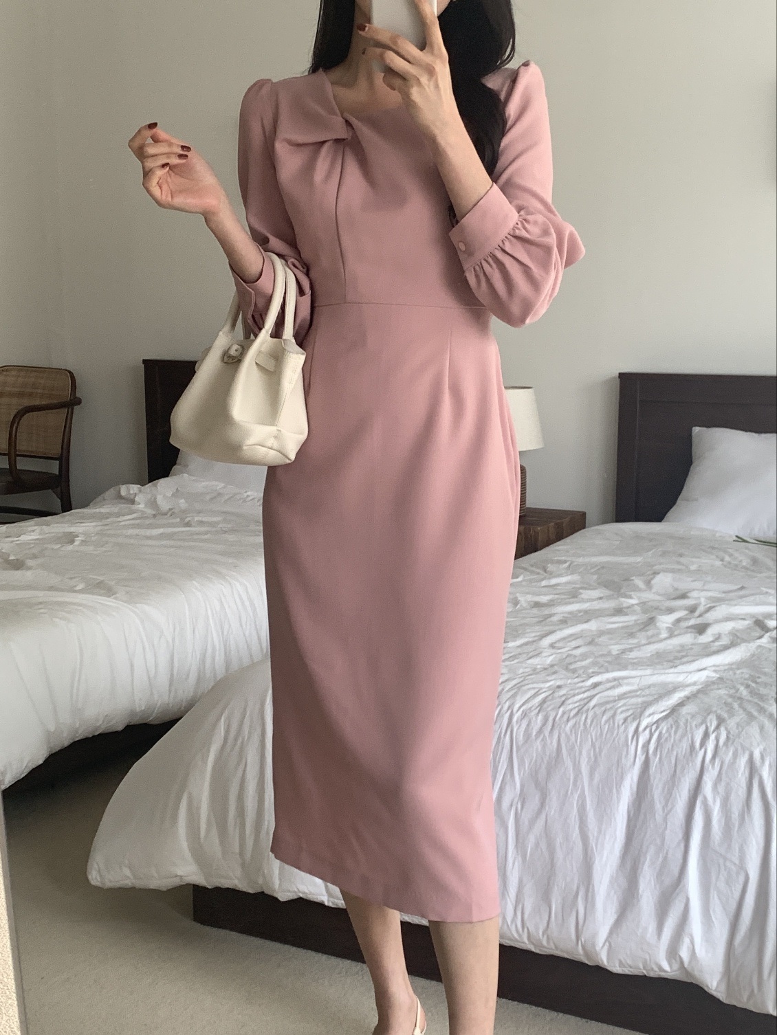 スリットラインパフスリーブツイスト長袖ギャザーボタンスリーブバックストラップHライン(ロング丈)無地ワンピース | 詳細画像10