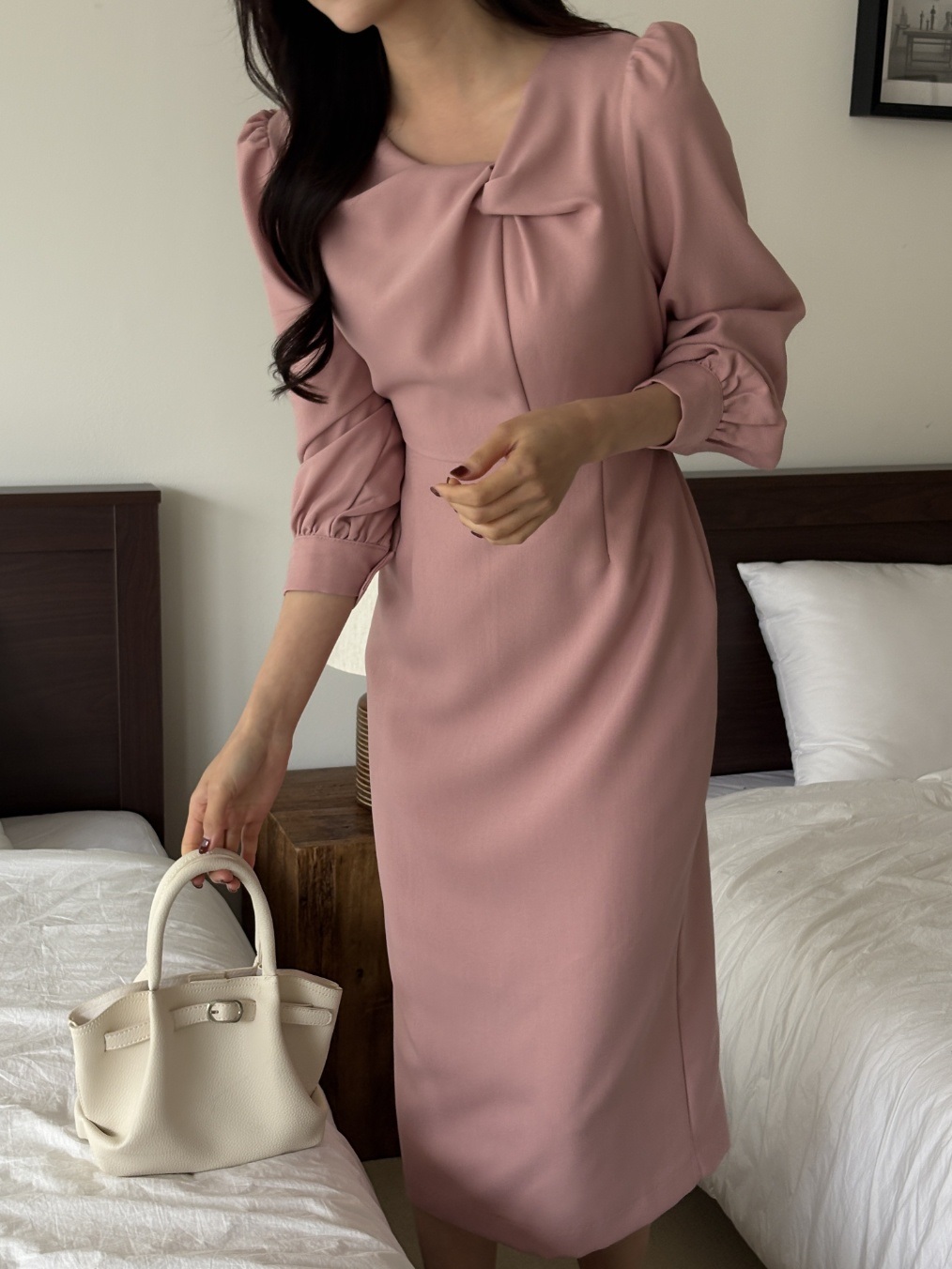 スリットラインパフスリーブツイスト長袖ギャザーボタンスリーブバックストラップHライン(ロング丈)無地ワンピース | 詳細画像16