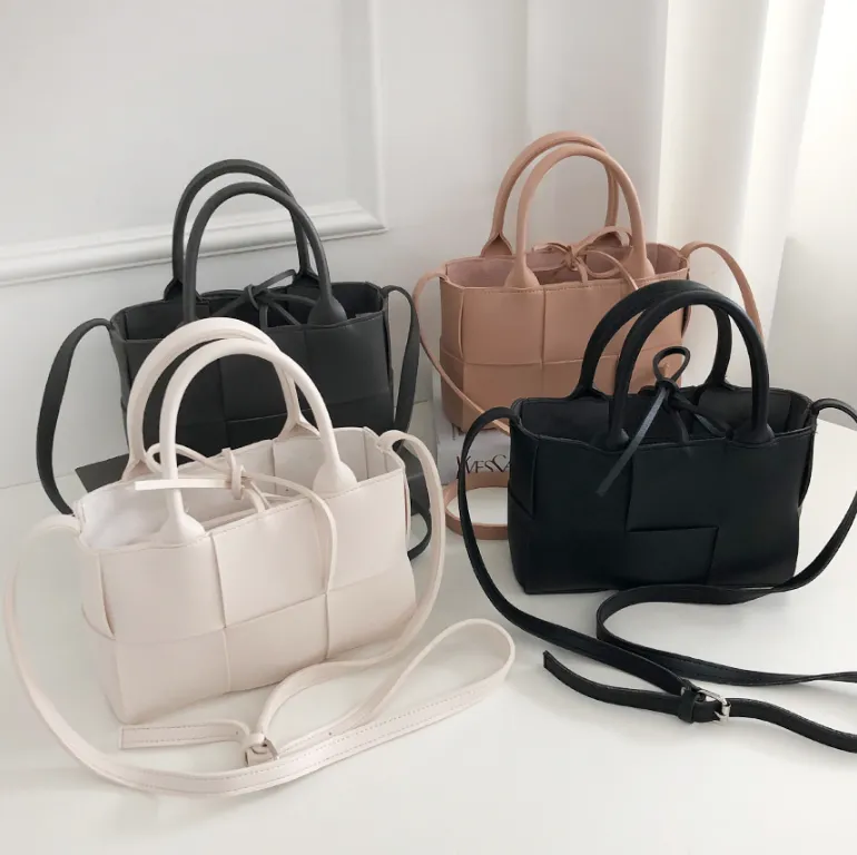 レザー調ショルダーバッグショルダーバッグ | 詳細画像1