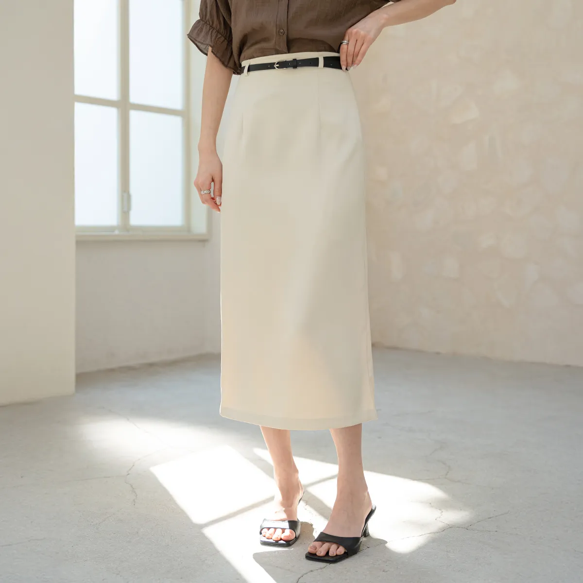 ループロングスリットラインヒドゥンジッパー無地スカートベルト付 | MONO AT.D | 詳細画像1