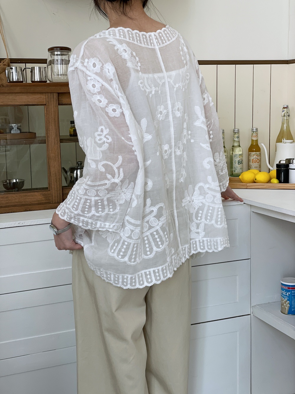 コットン花柄レースボタンVネックメロウ長袖ブラウス | 詳細画像2