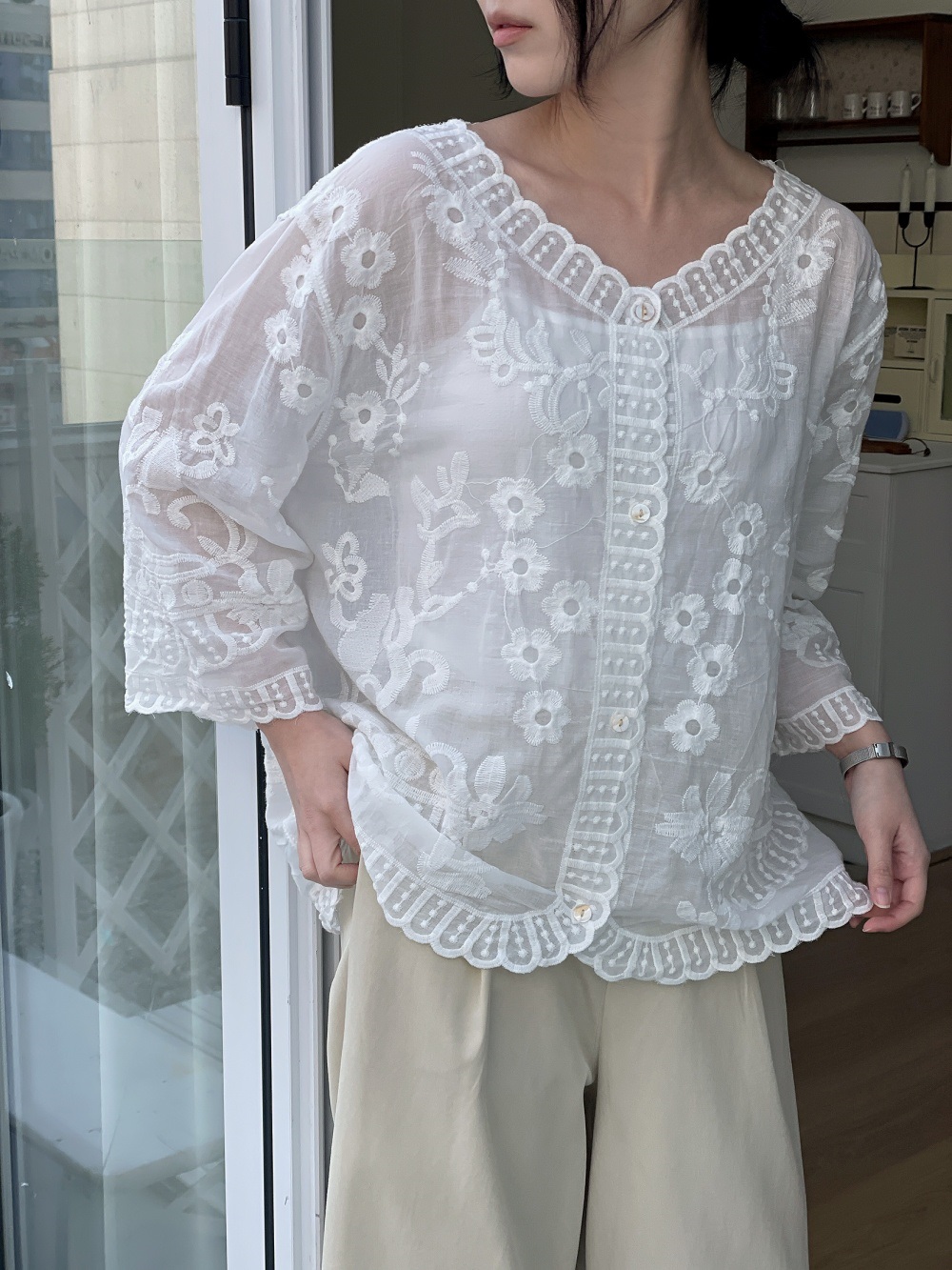 コットン花柄レースボタンVネックメロウ長袖ブラウス | 詳細画像5