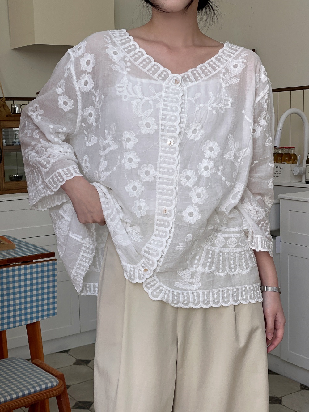 コットン花柄レースボタンVネックメロウ長袖ブラウス | 詳細画像10