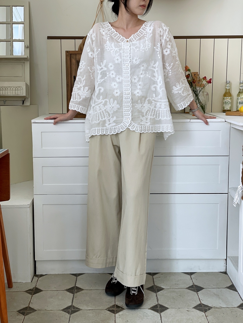 コットン花柄レースボタンVネックメロウ長袖ブラウス | 詳細画像12