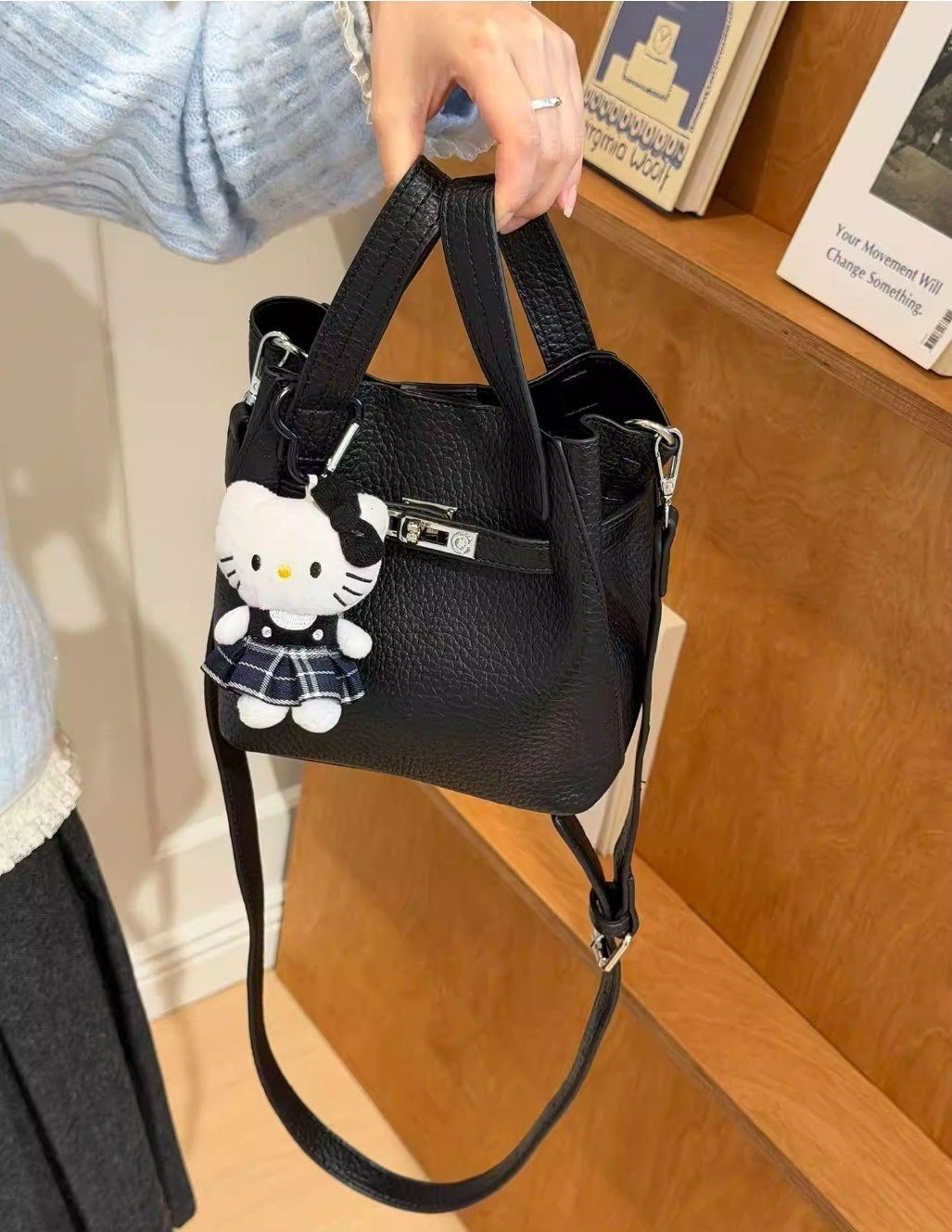 レザー調ショルダーバッグ | 詳細画像2