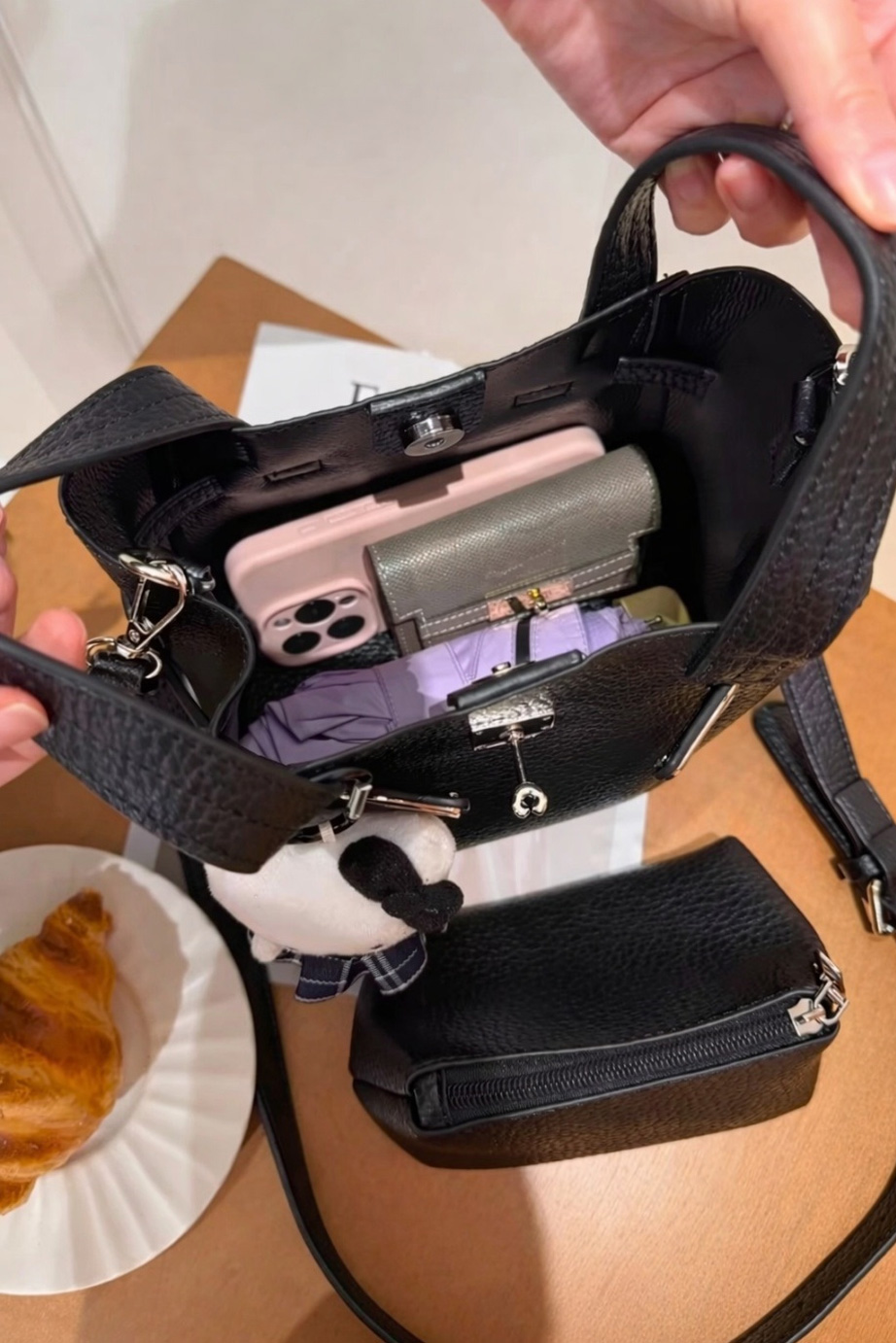 レザー調ショルダーバッグ | 詳細画像10