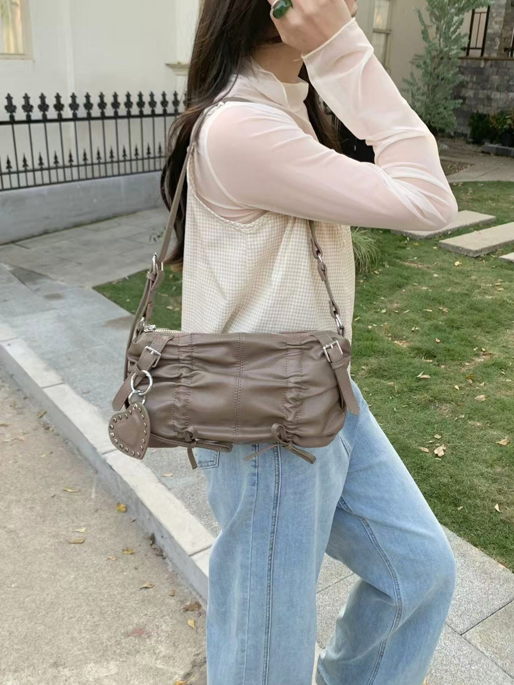 レザー調ギャザーショルダーバッグ | 詳細画像10