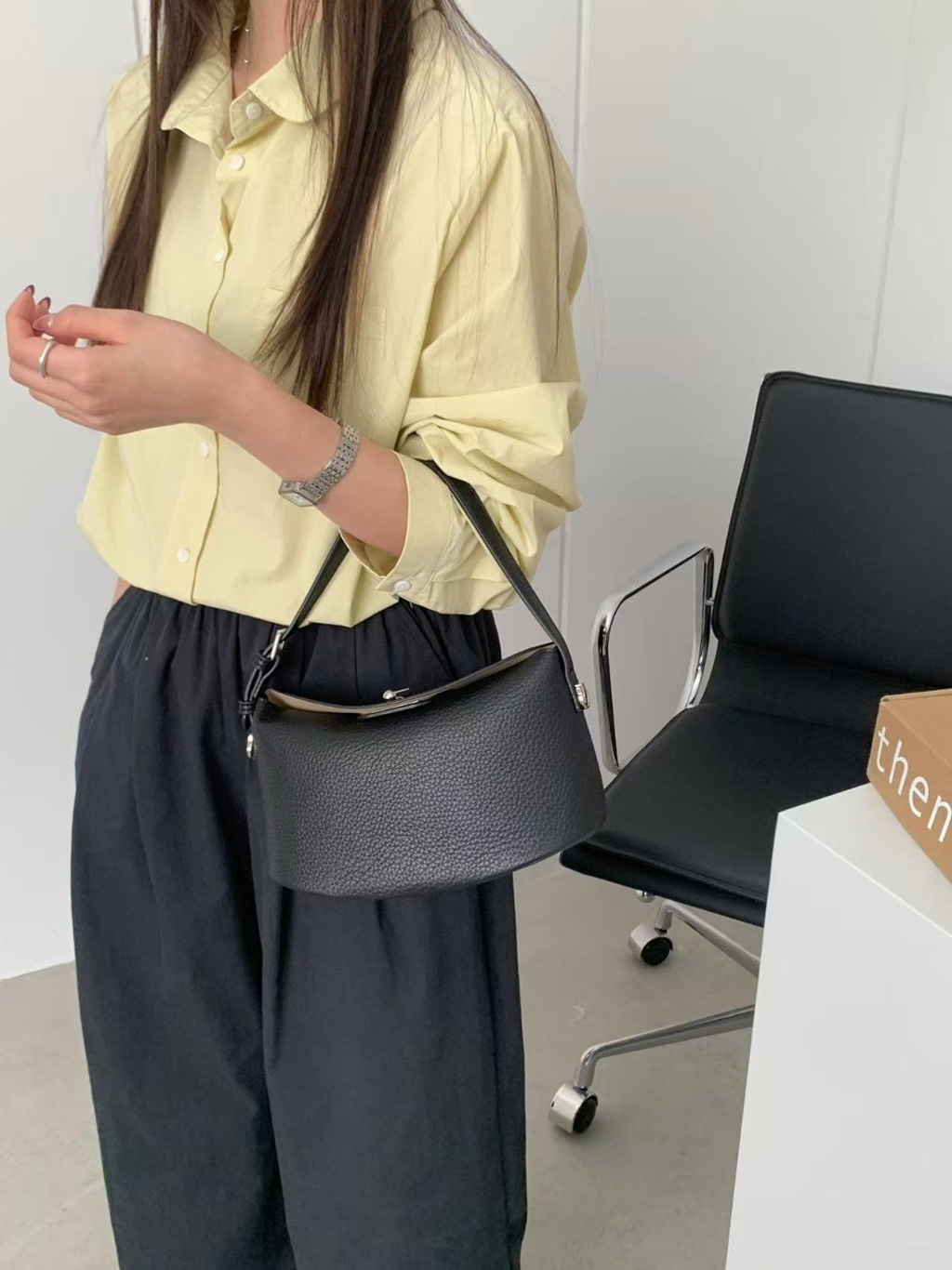 レザー調Hラインショルダーバッグポーチ付 | 詳細画像2