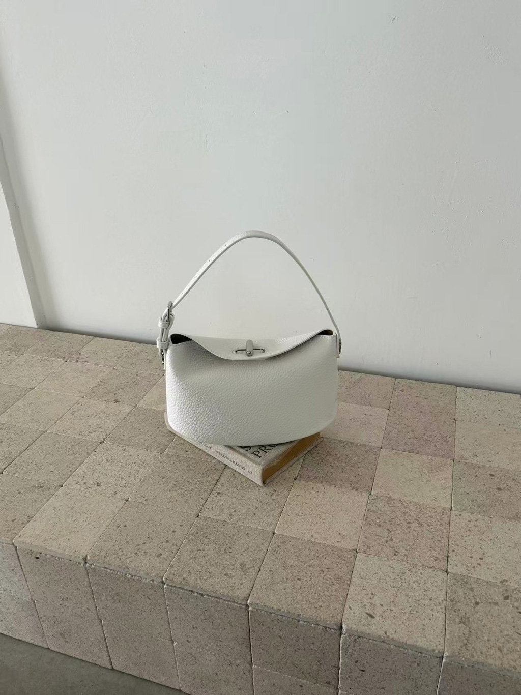 レザー調Hラインショルダーバッグポーチ付 | 詳細画像13